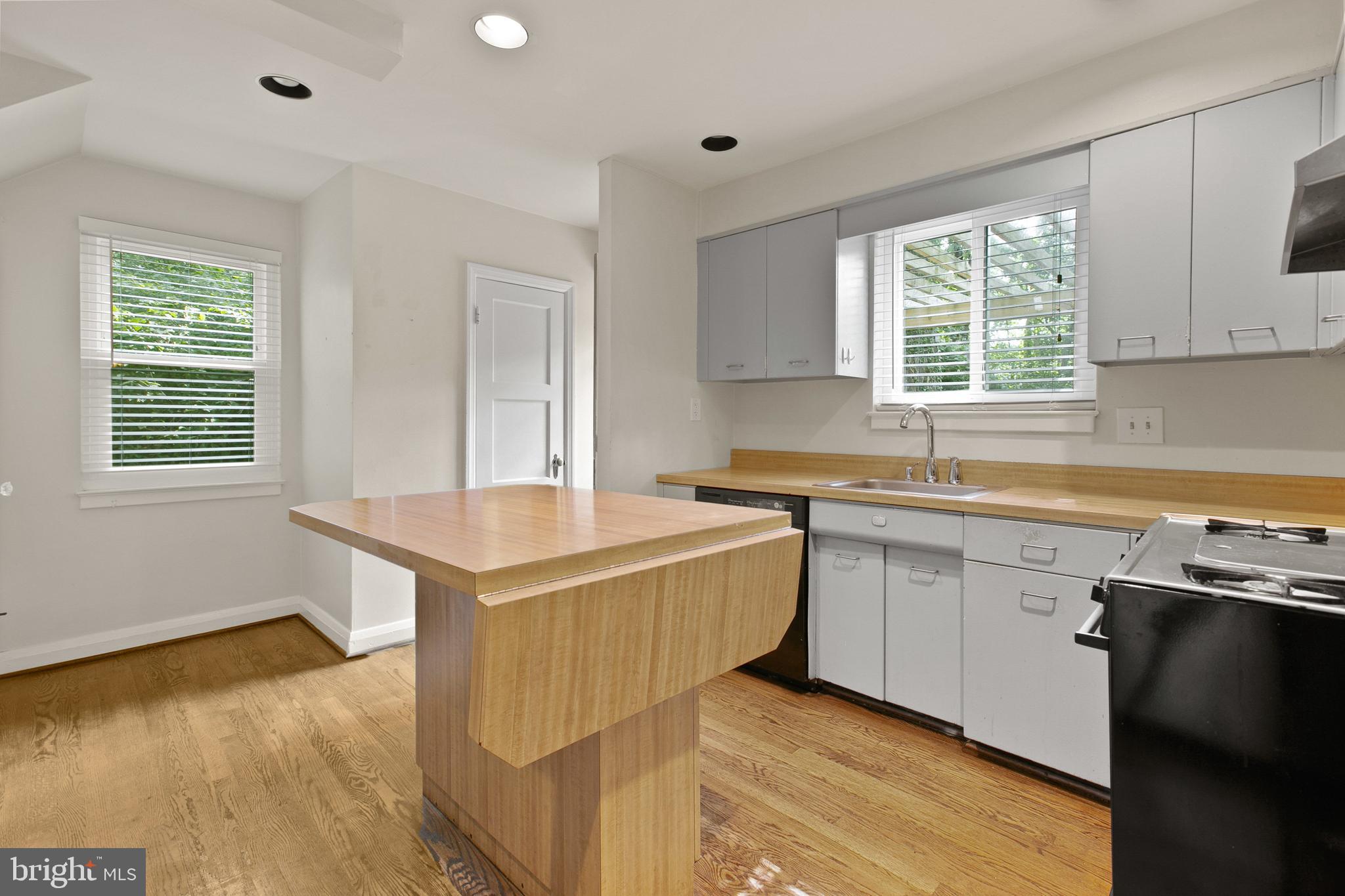 MOUNT WASHINGTON - Residential