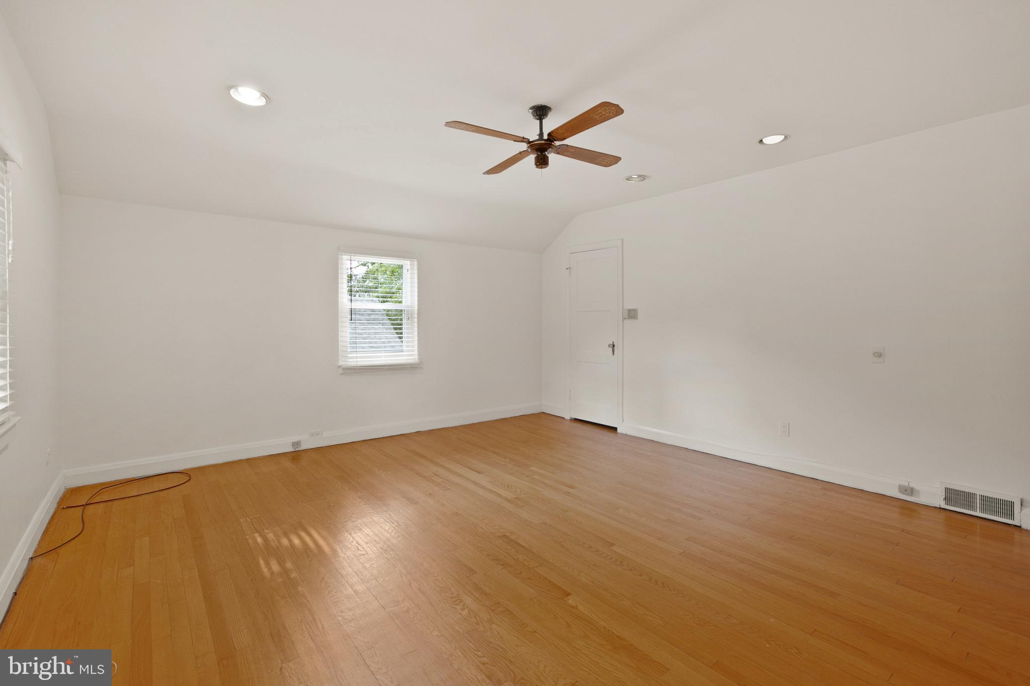 MOUNT WASHINGTON - Residential