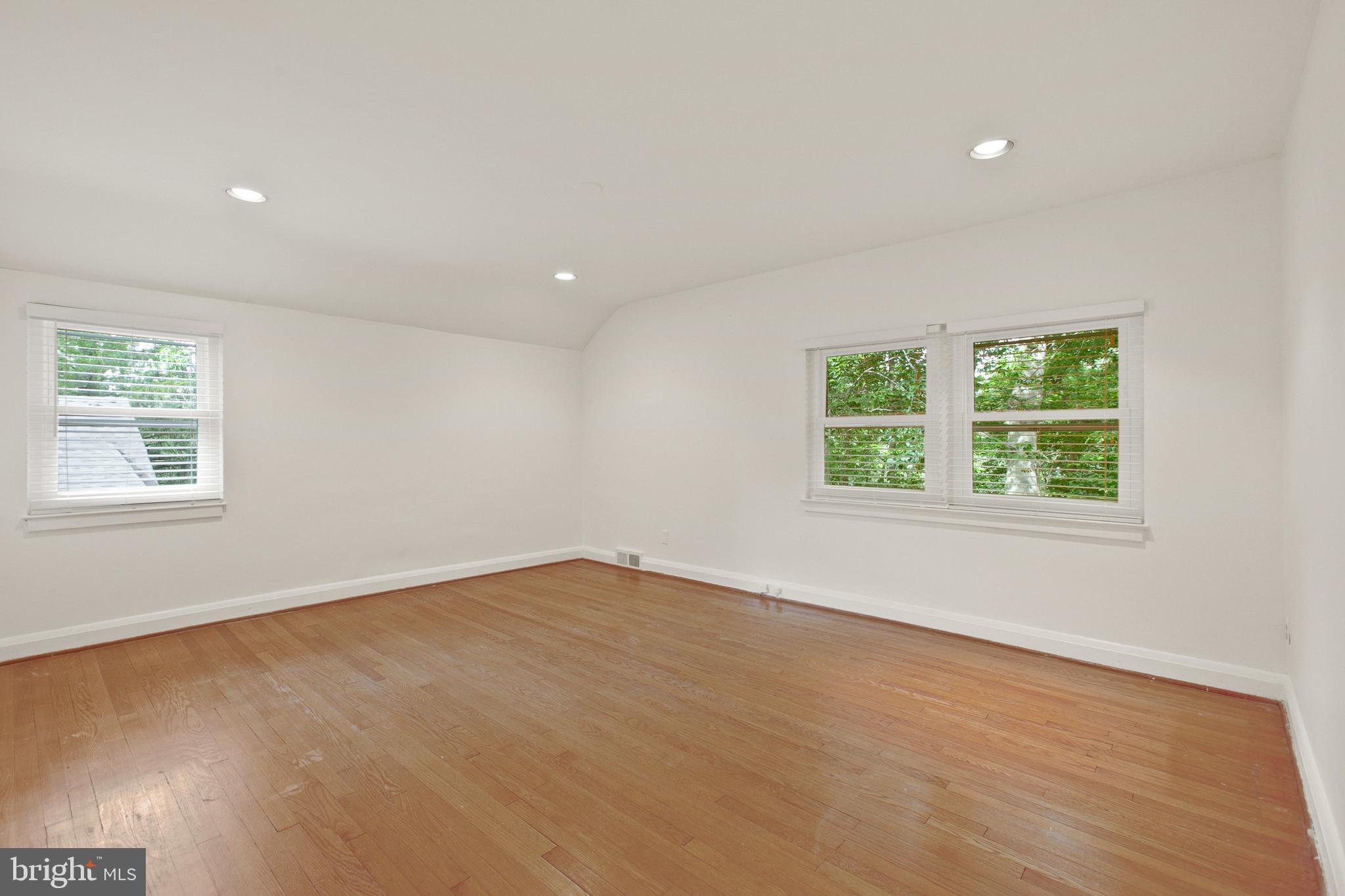 MOUNT WASHINGTON - Residential