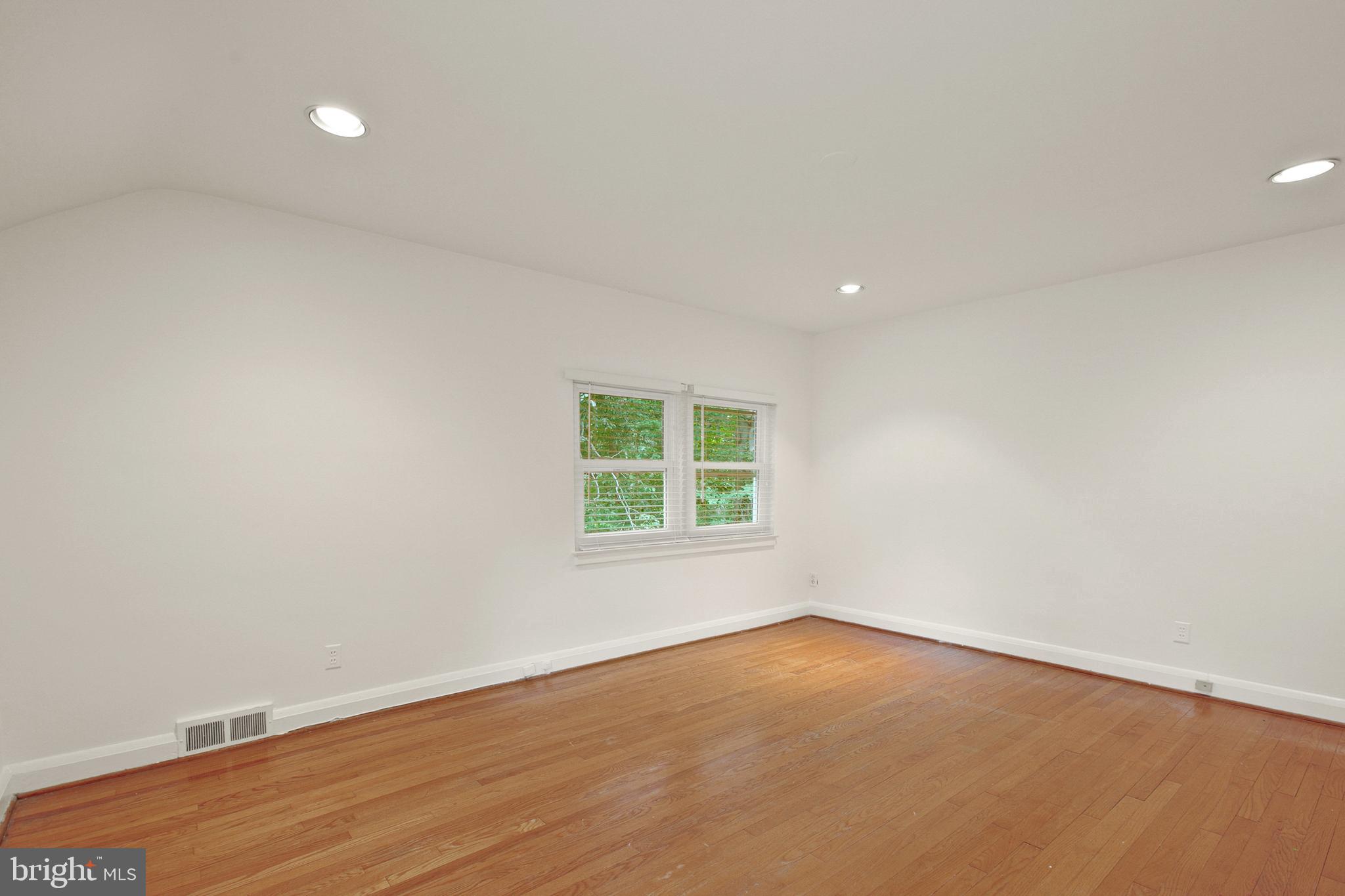 MOUNT WASHINGTON - Residential