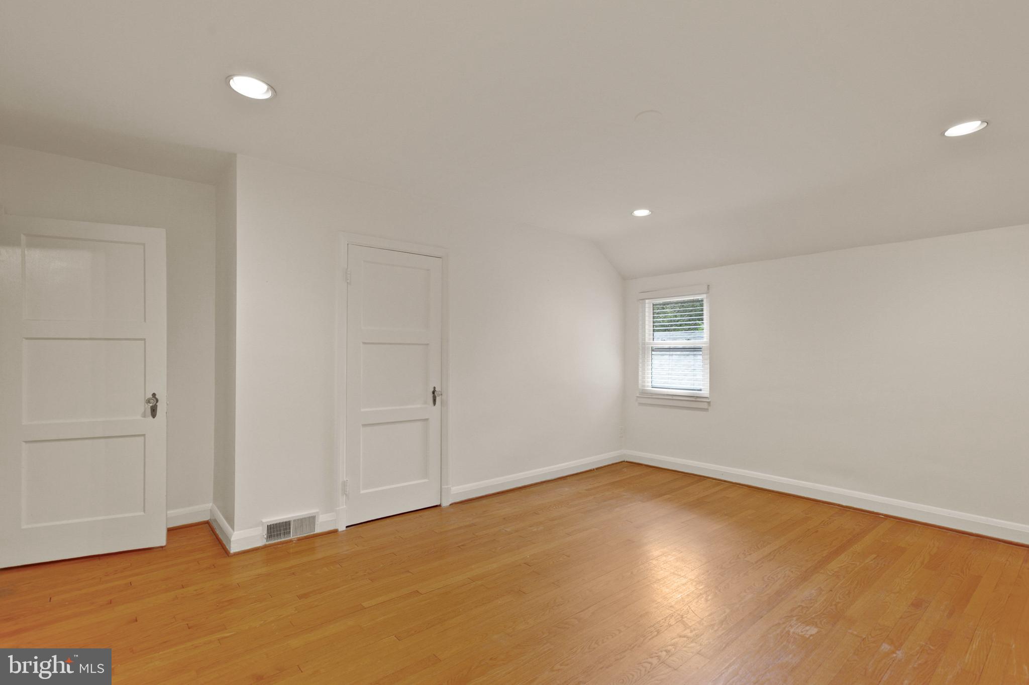 MOUNT WASHINGTON - Residential