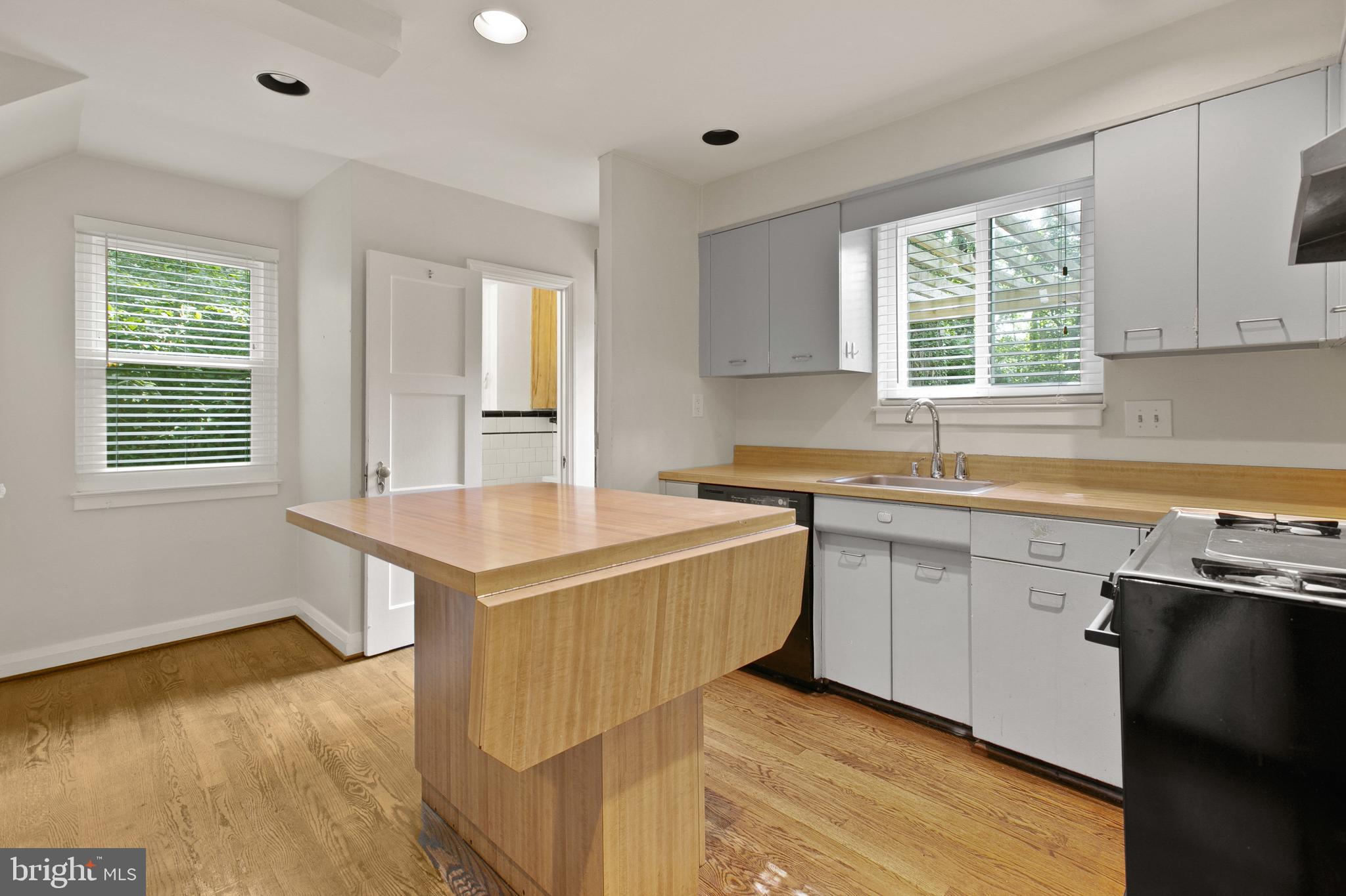 MOUNT WASHINGTON - Residential