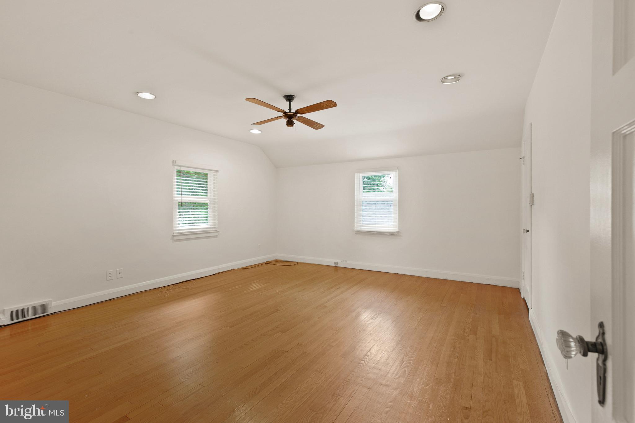 MOUNT WASHINGTON - Residential