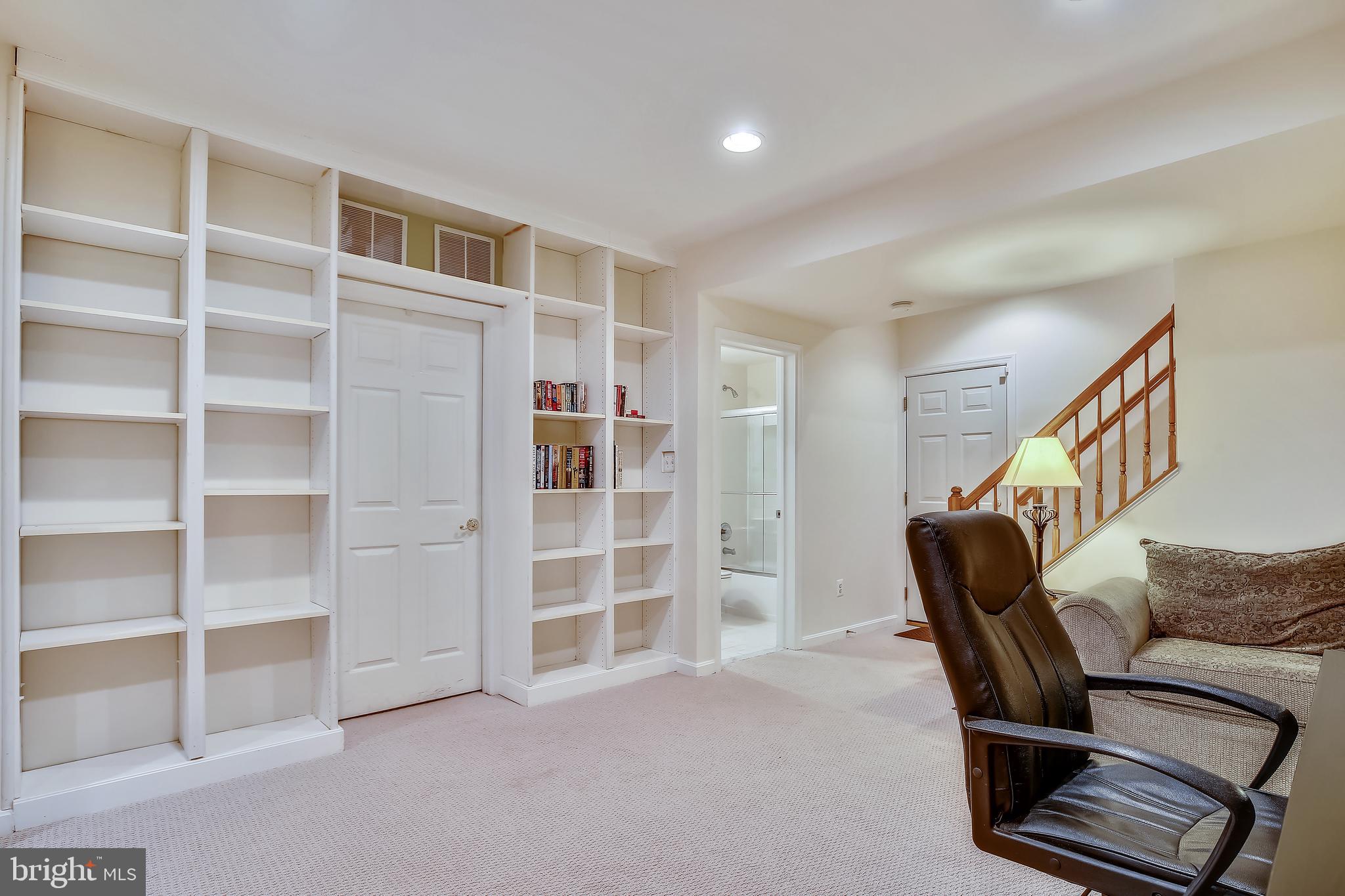 GOVERNORS GROVE - Residential