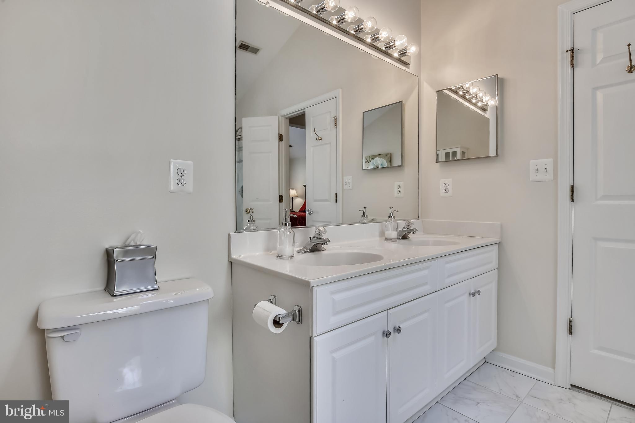 GOVERNORS GROVE - Residential