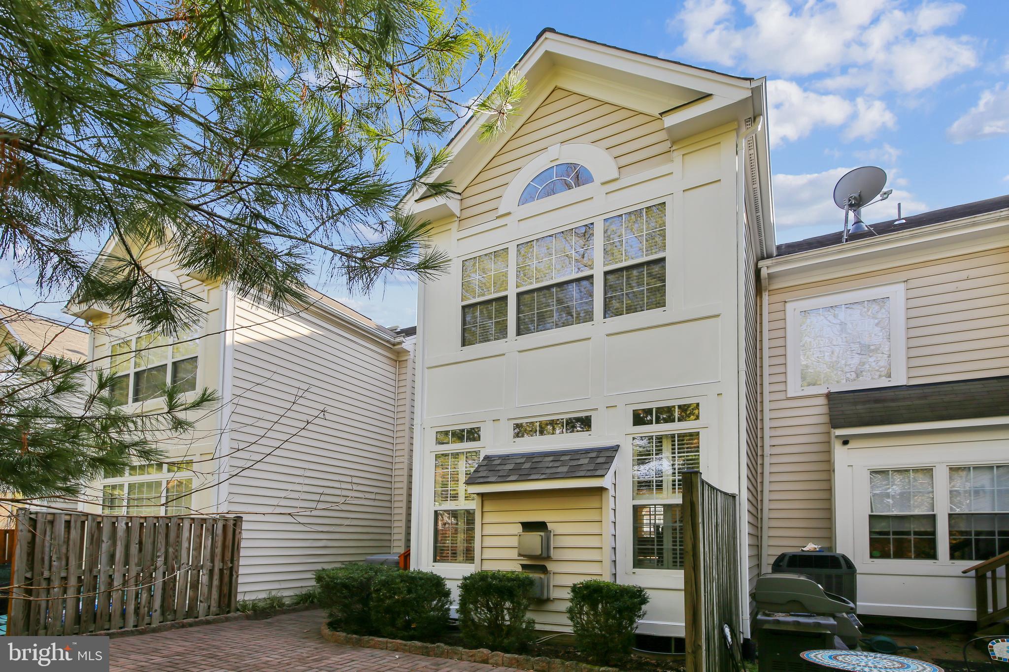 GOVERNORS GROVE - Residential