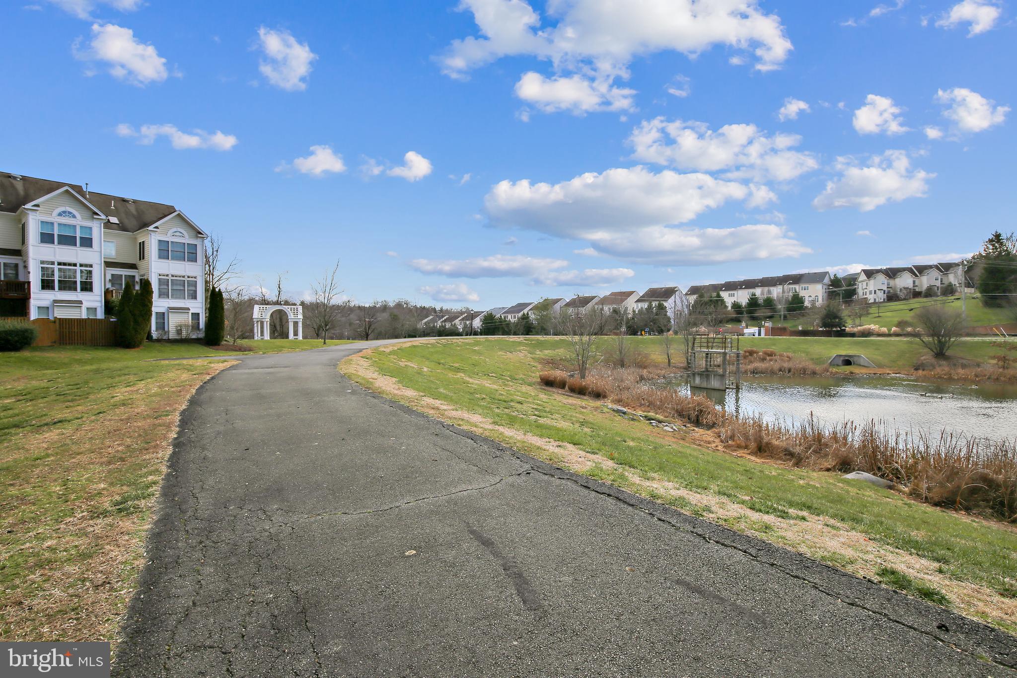 GOVERNORS GROVE - Residential