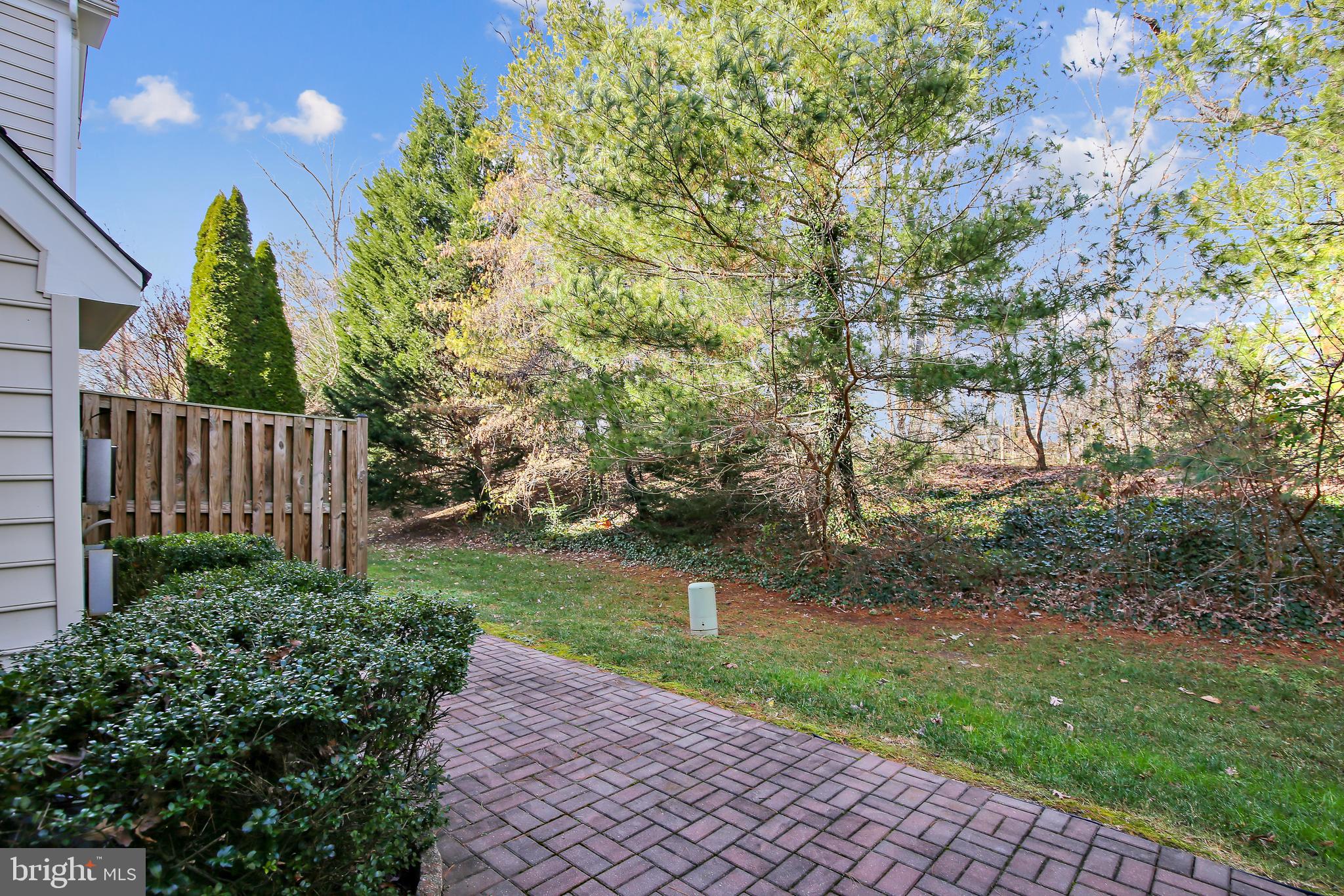 GOVERNORS GROVE - Residential