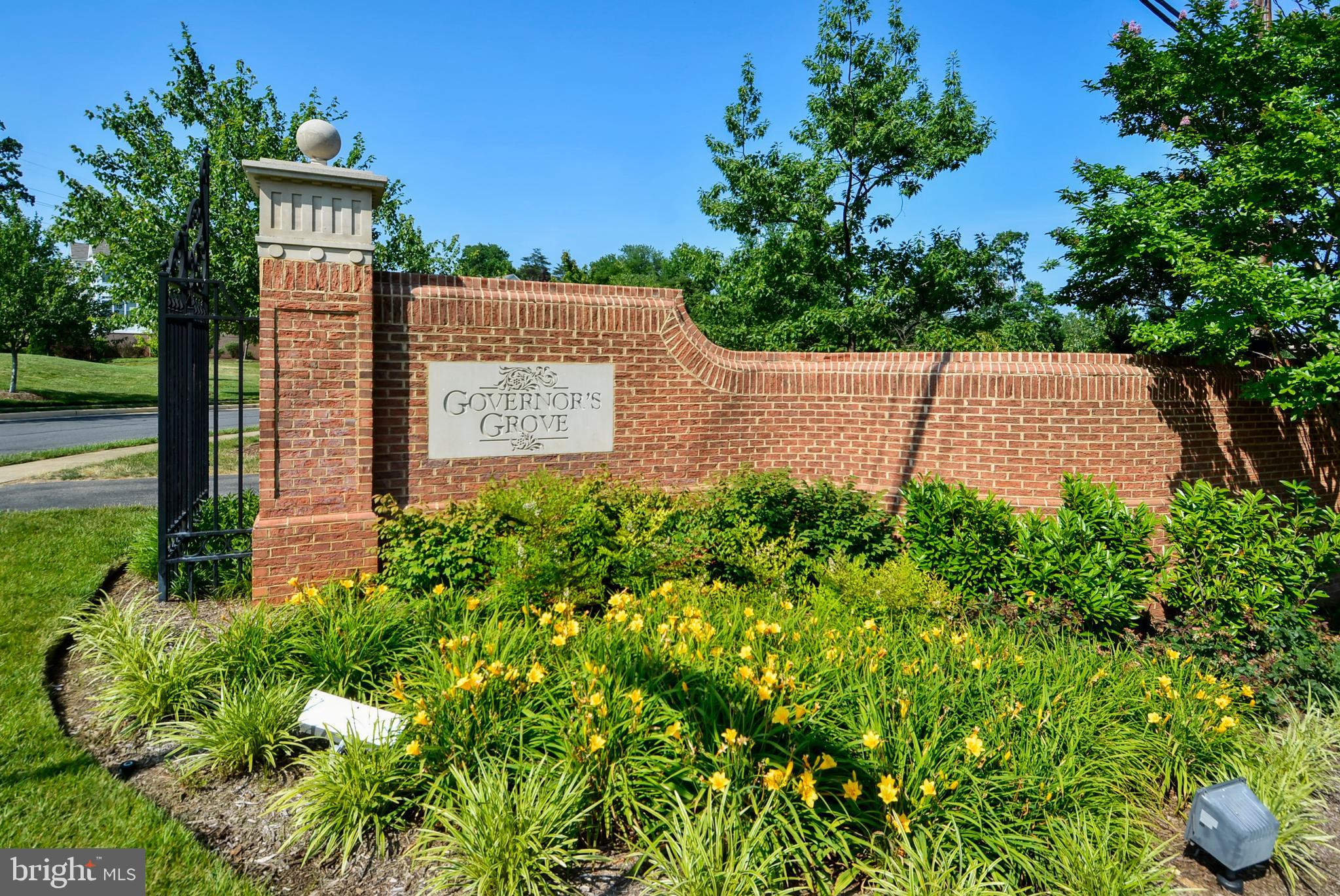 GOVERNORS GROVE - Residential