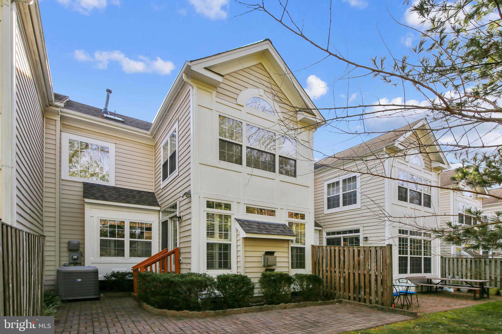 GOVERNORS GROVE - Residential