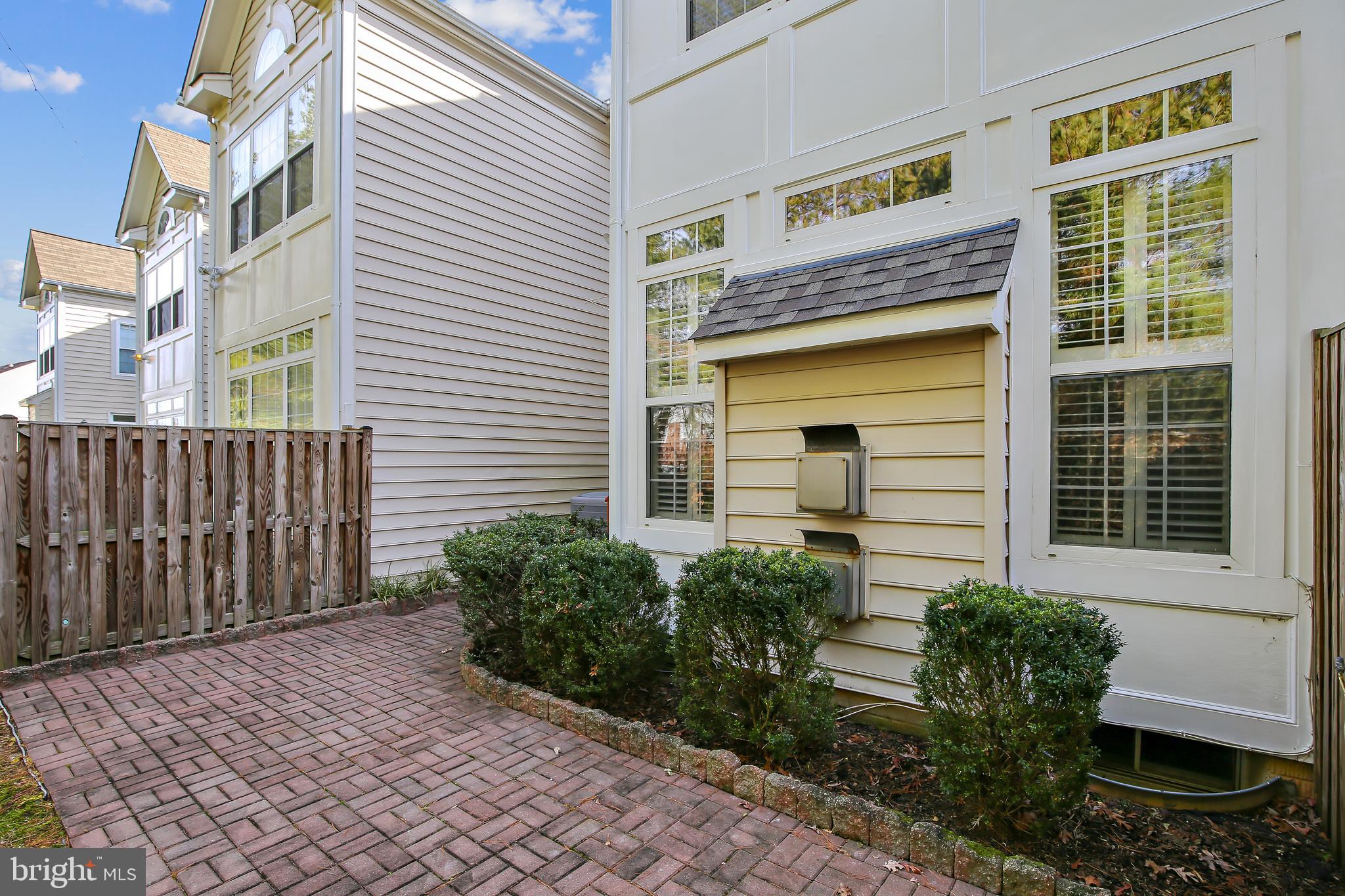 GOVERNORS GROVE - Residential