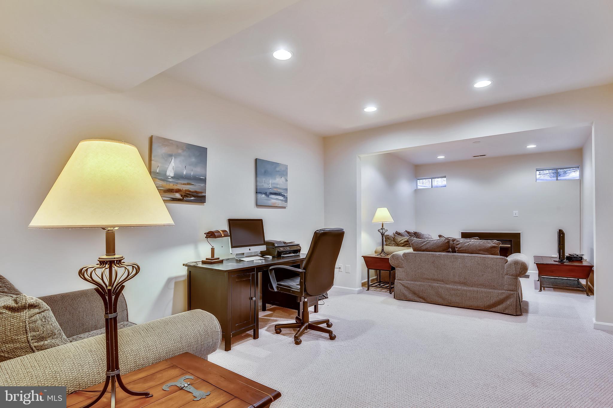 GOVERNORS GROVE - Residential