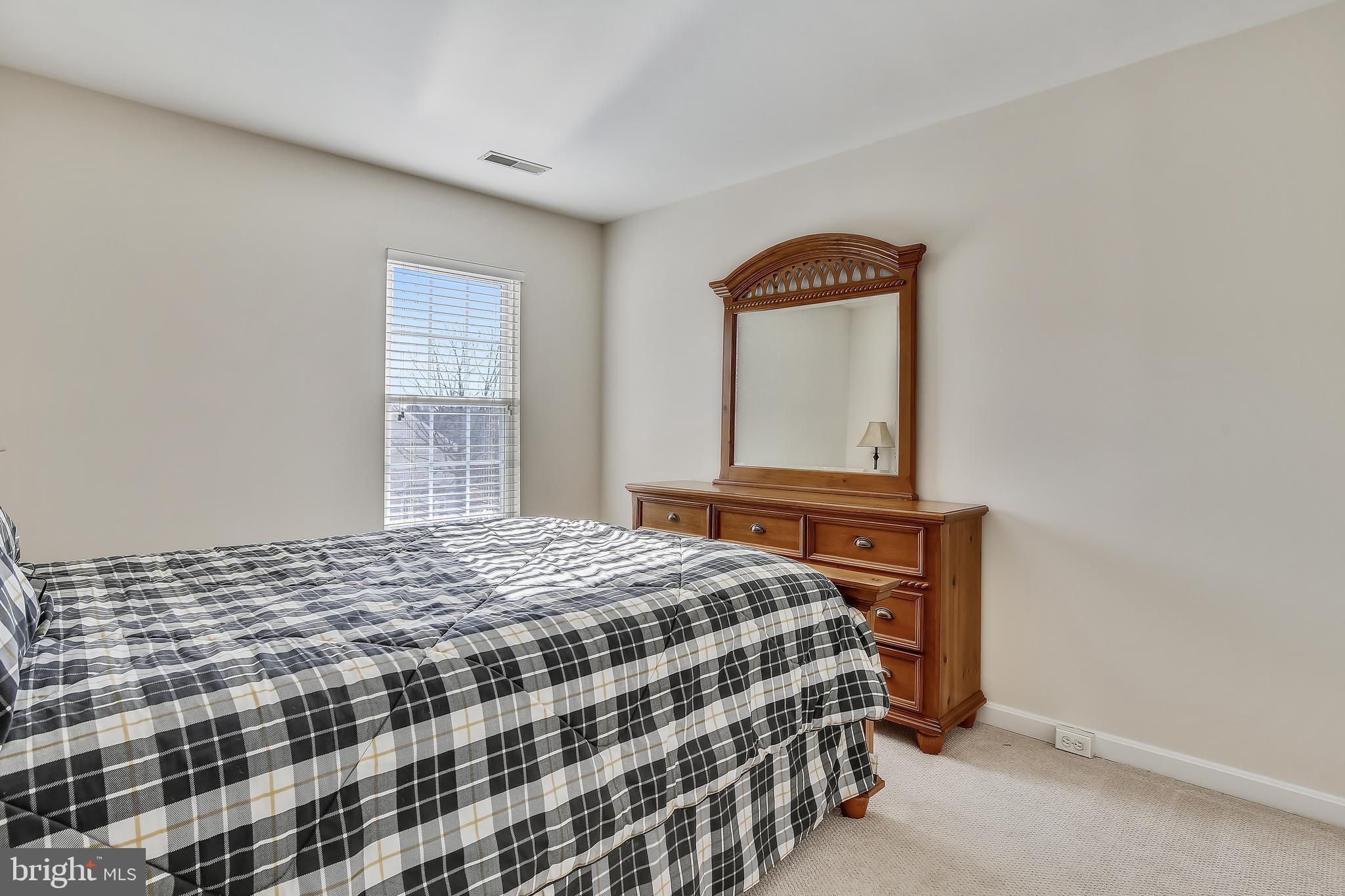 GOVERNORS GROVE - Residential