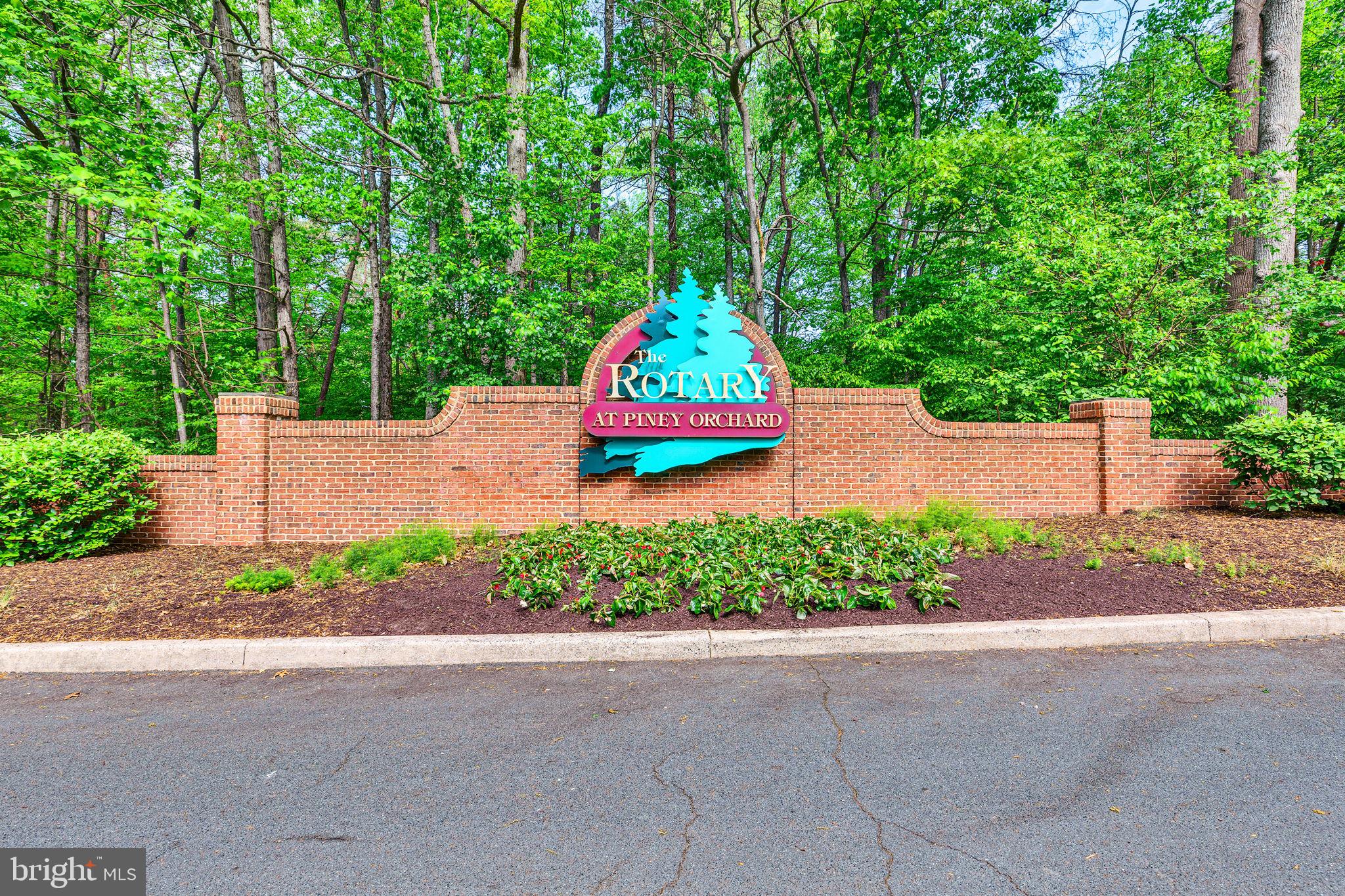 PINEY ORCHARD - Residential