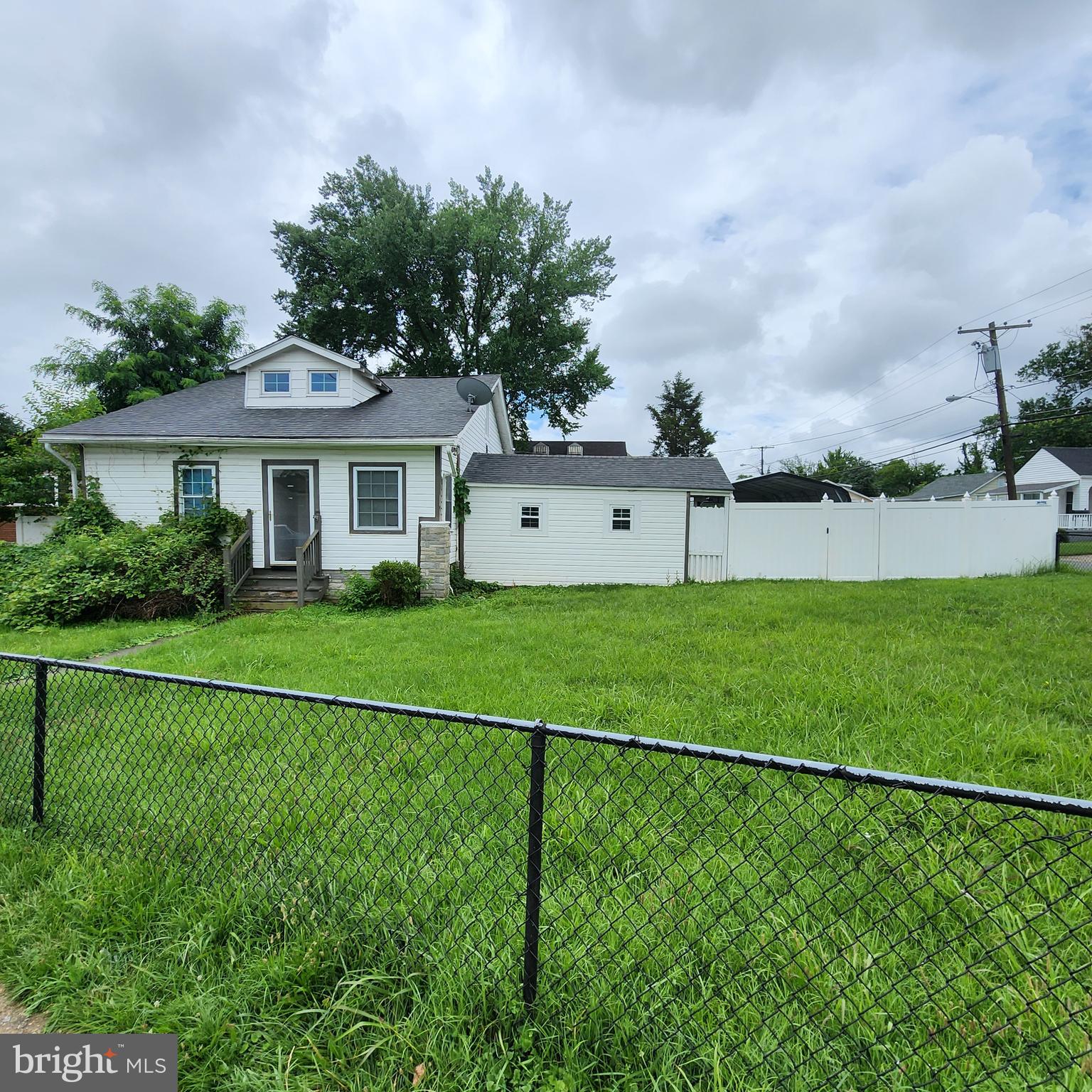 Charming Cape Cod with Unlimited Potential in Capitol Heights! Welcome to 4801 Heath St, a 3-bedroom, 2-bathroom Cape Cod nestled on a quiet street in a well-established neighborhood. This property features central HVAC, vinyl windows, and a 1-car attached garage, offering a solid foundation for your next renovation project. Whether you're an investor, flipper, or buyer looking to build equity, this home is a prime opportunity with comps supporting values above $400K. Bring your vision and unlock the full potential of this Capitol Heights gem!
Nearby sales include: • 4825 Heath St – $400,000 (7/26/24) • 4619 Boosa St – $415,000 (4/21/25) • 1126 Kayak Ave – $400,000 (8/1/24)
This one won’t last—schedule your showing today!