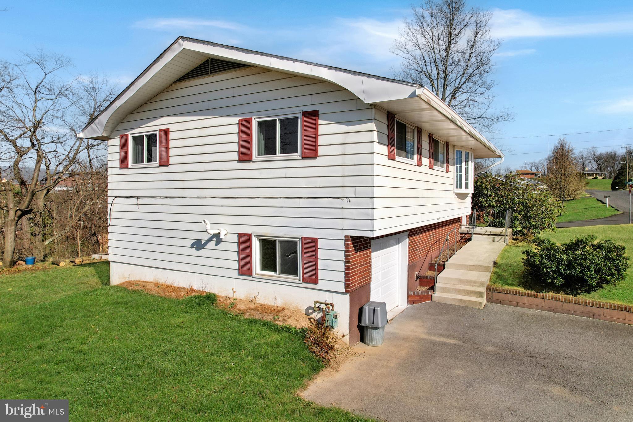 WHITE OAKS - Residential