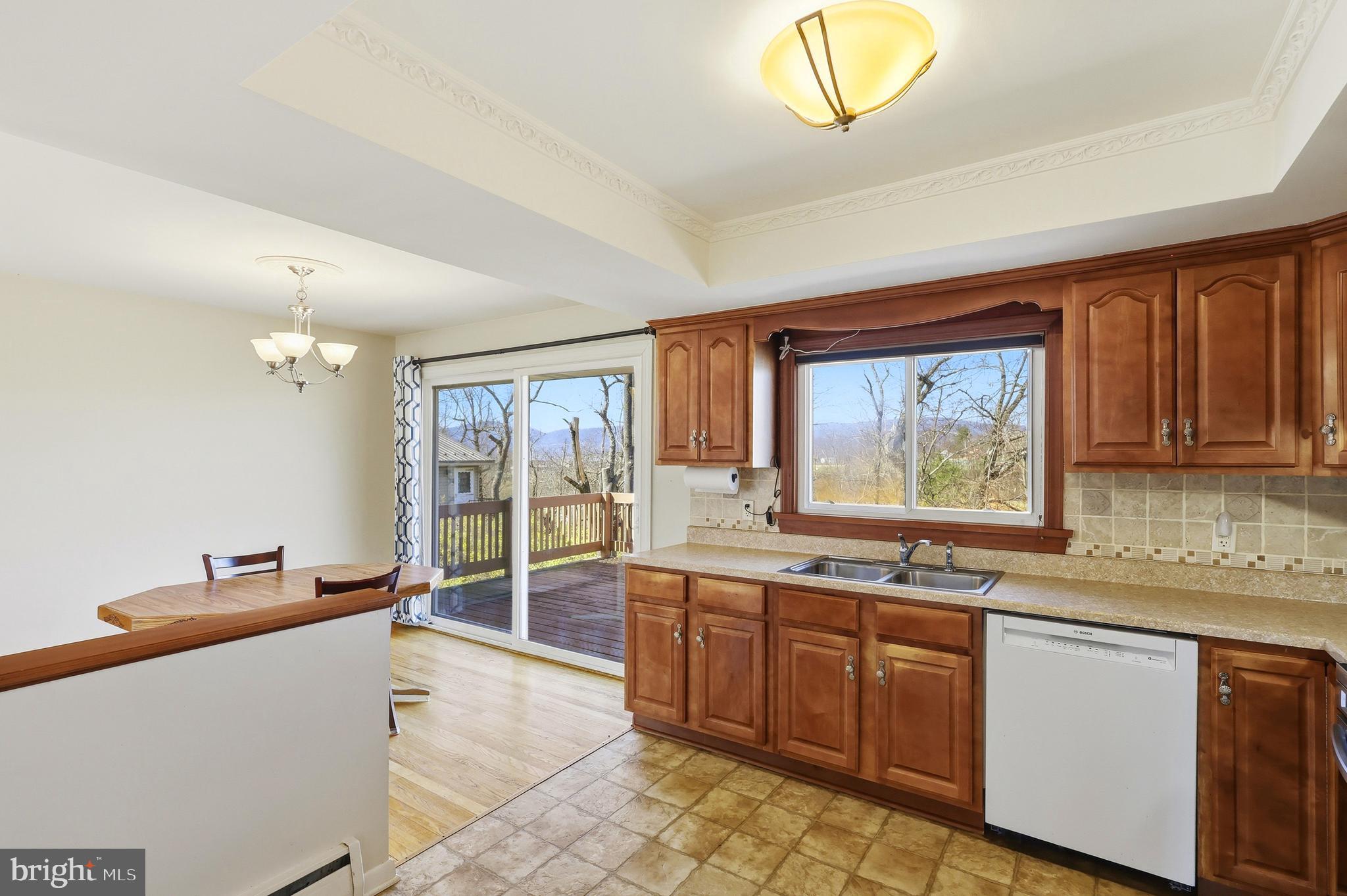 WHITE OAKS - Residential