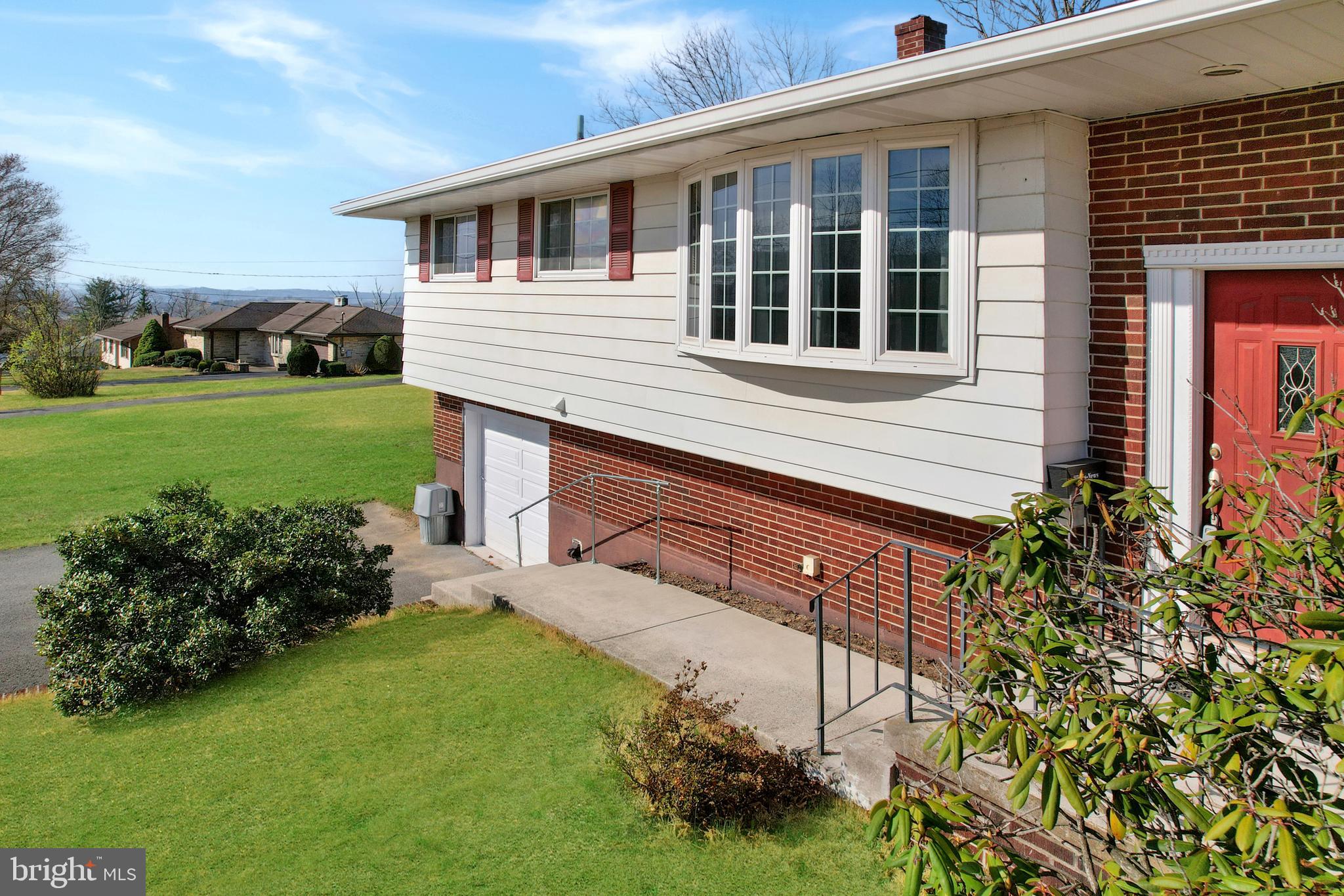 WHITE OAKS - Residential