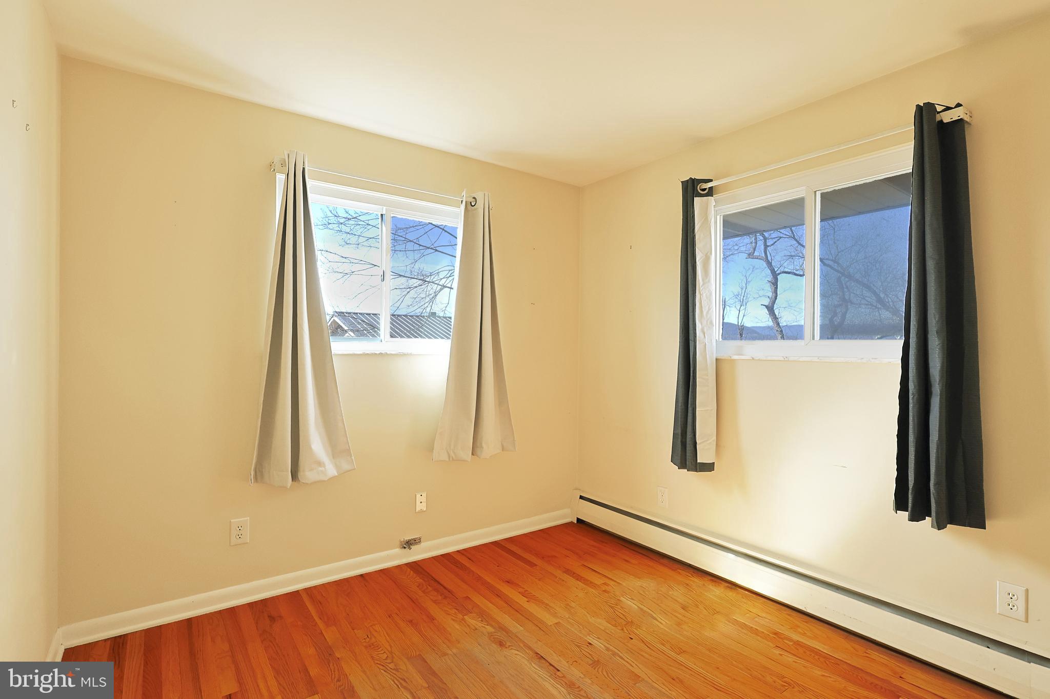 WHITE OAKS - Residential