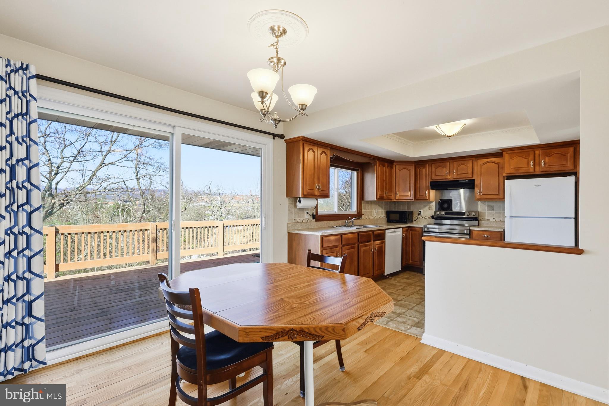 WHITE OAKS - Residential