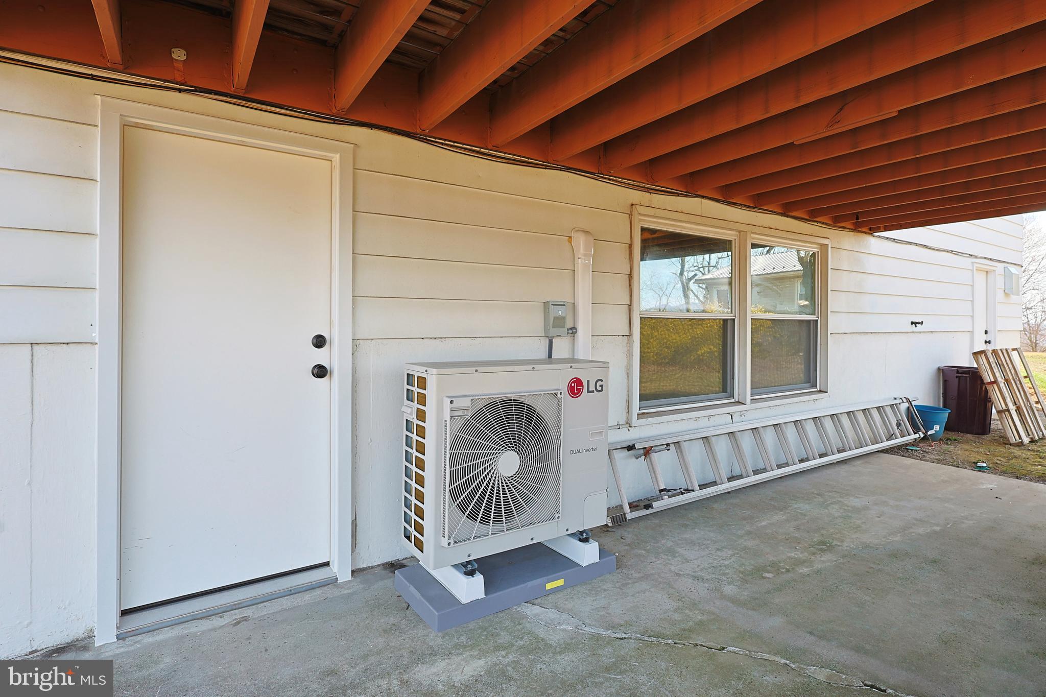 WHITE OAKS - Residential