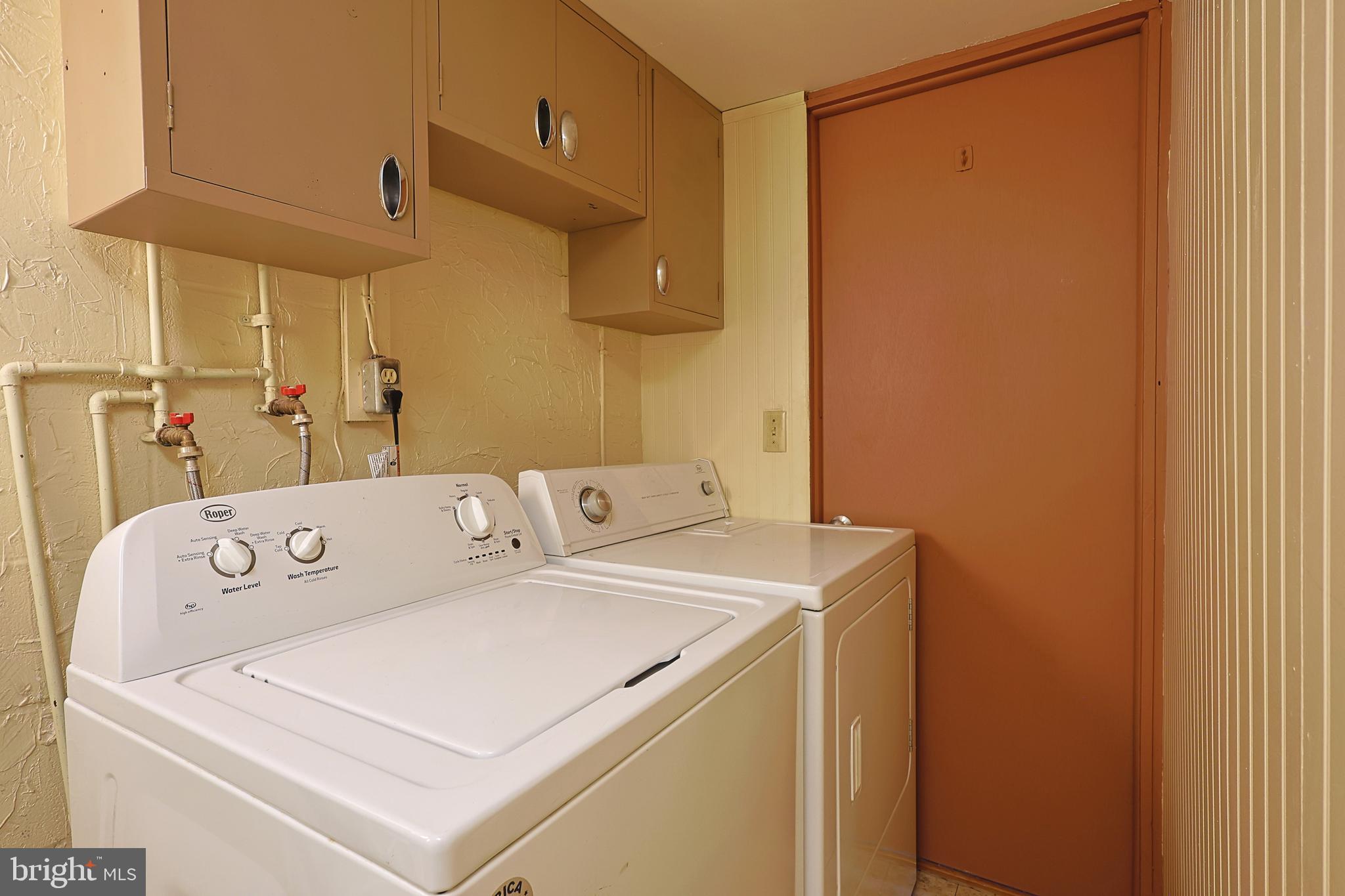 WHITE OAKS - Residential