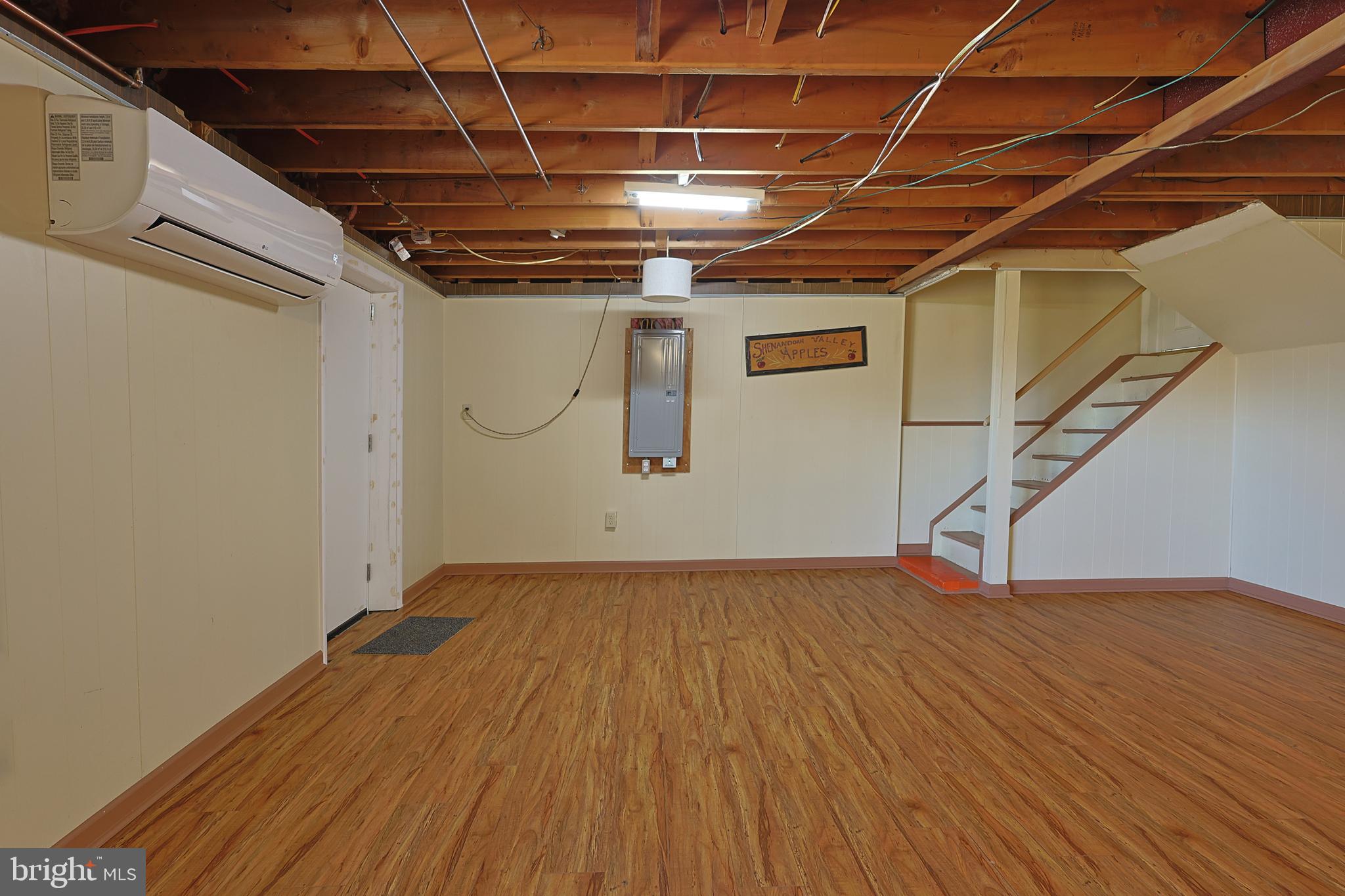 WHITE OAKS - Residential