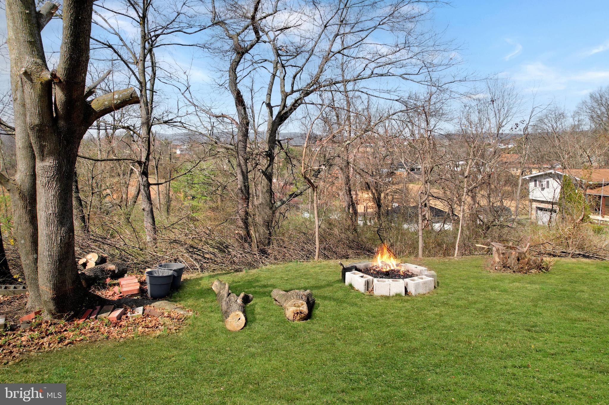 WHITE OAKS - Residential