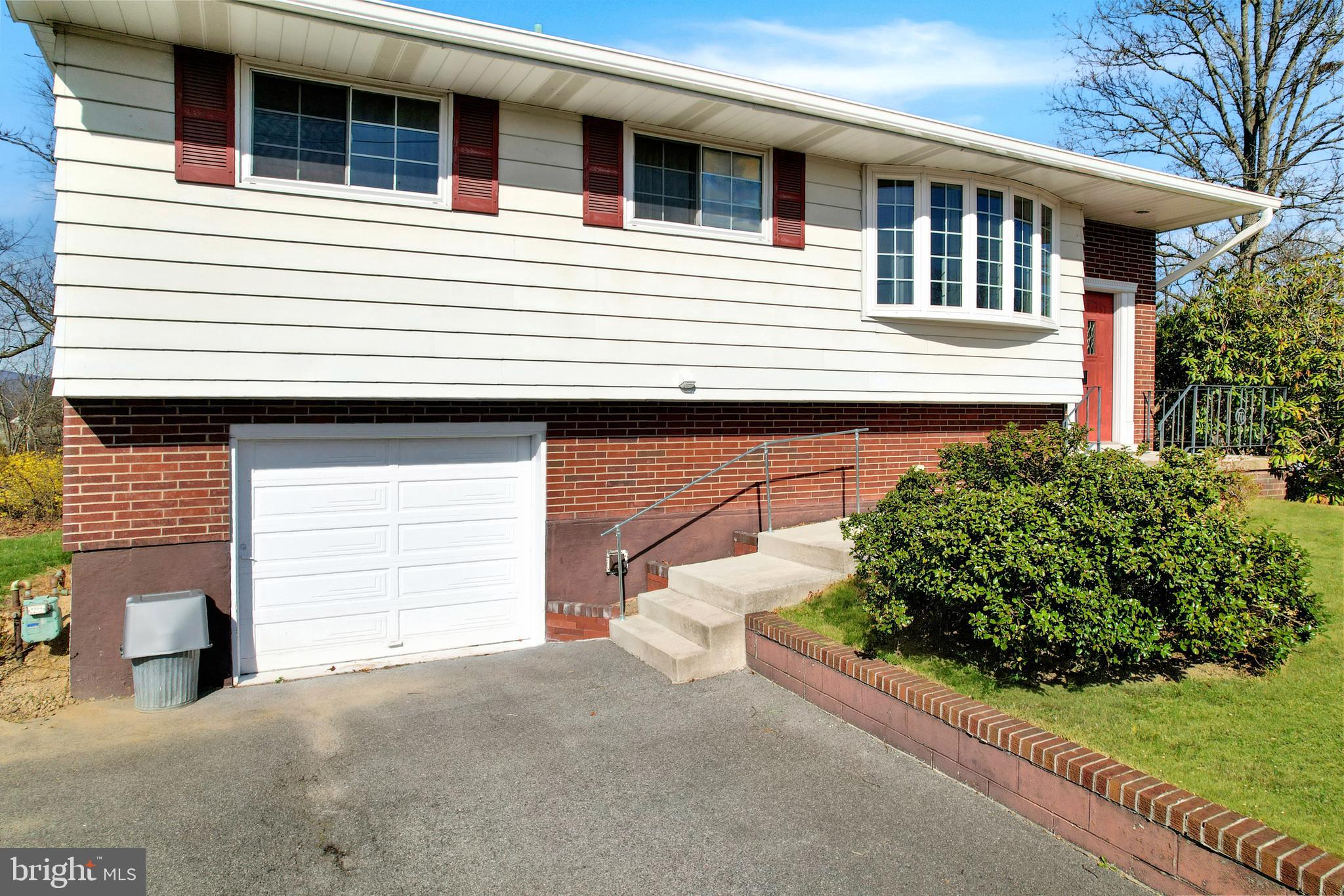 WHITE OAKS - Residential