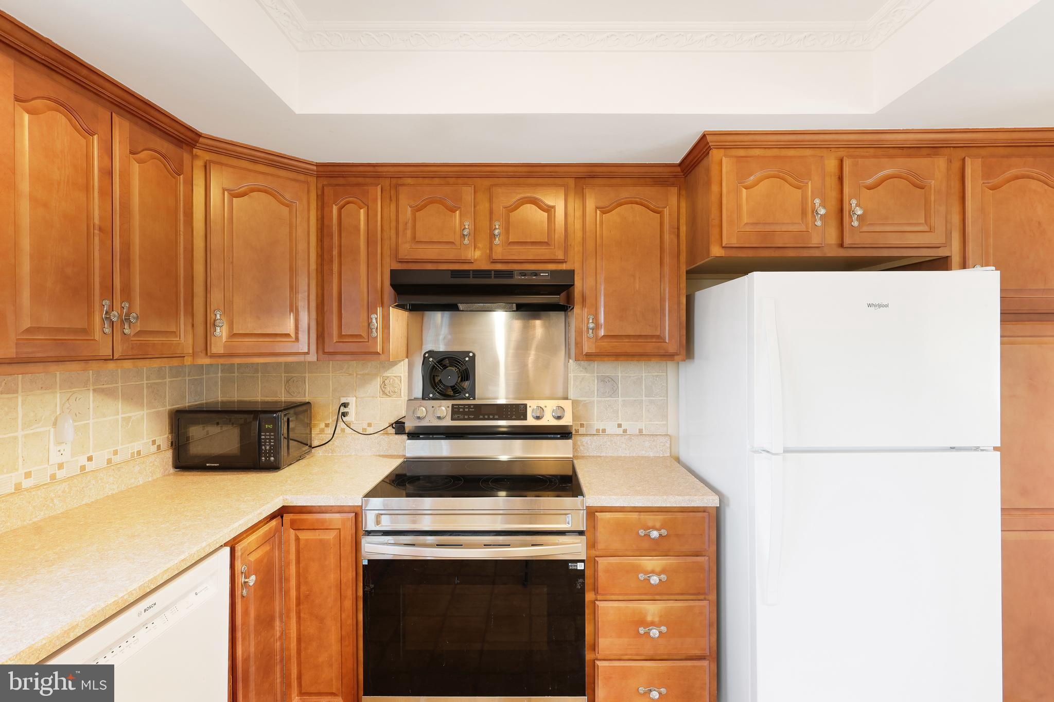 WHITE OAKS - Residential