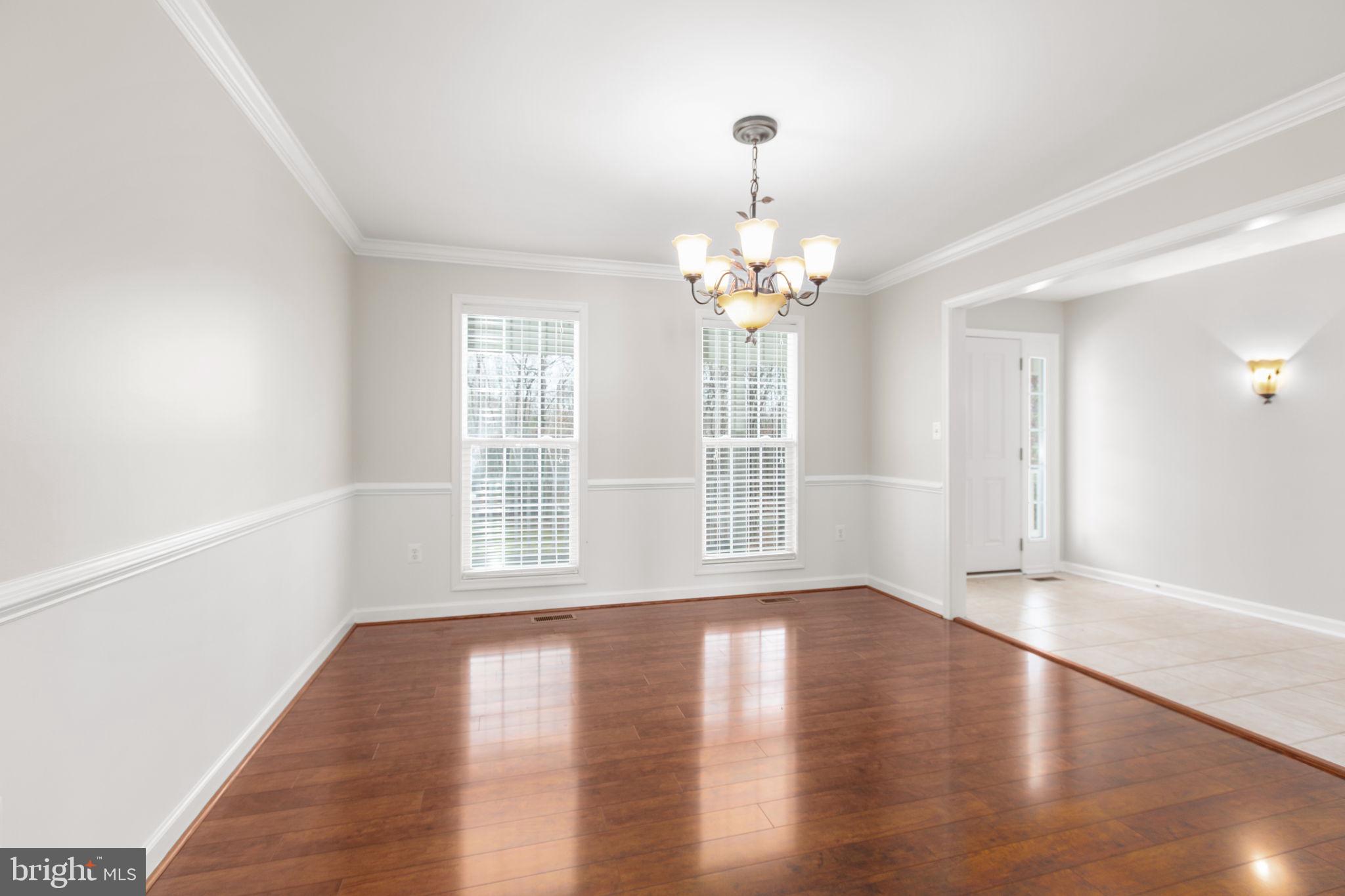 SHOREWOOD - Residential