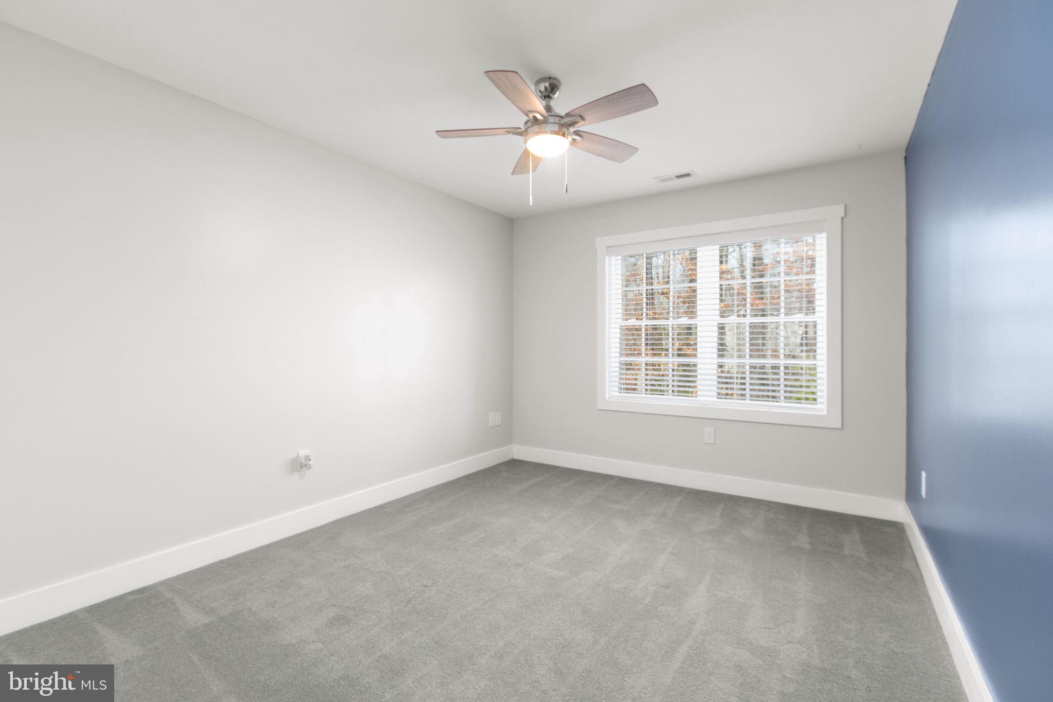 SHOREWOOD - Residential