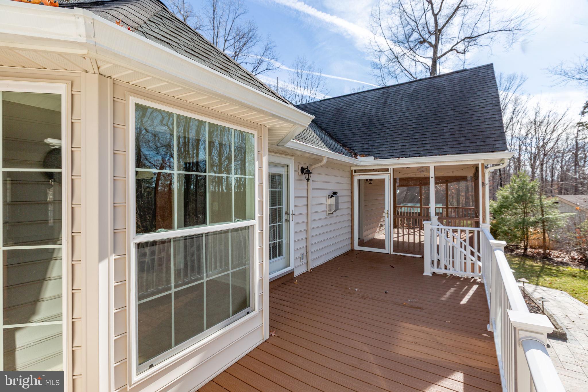 SHOREWOOD - Residential