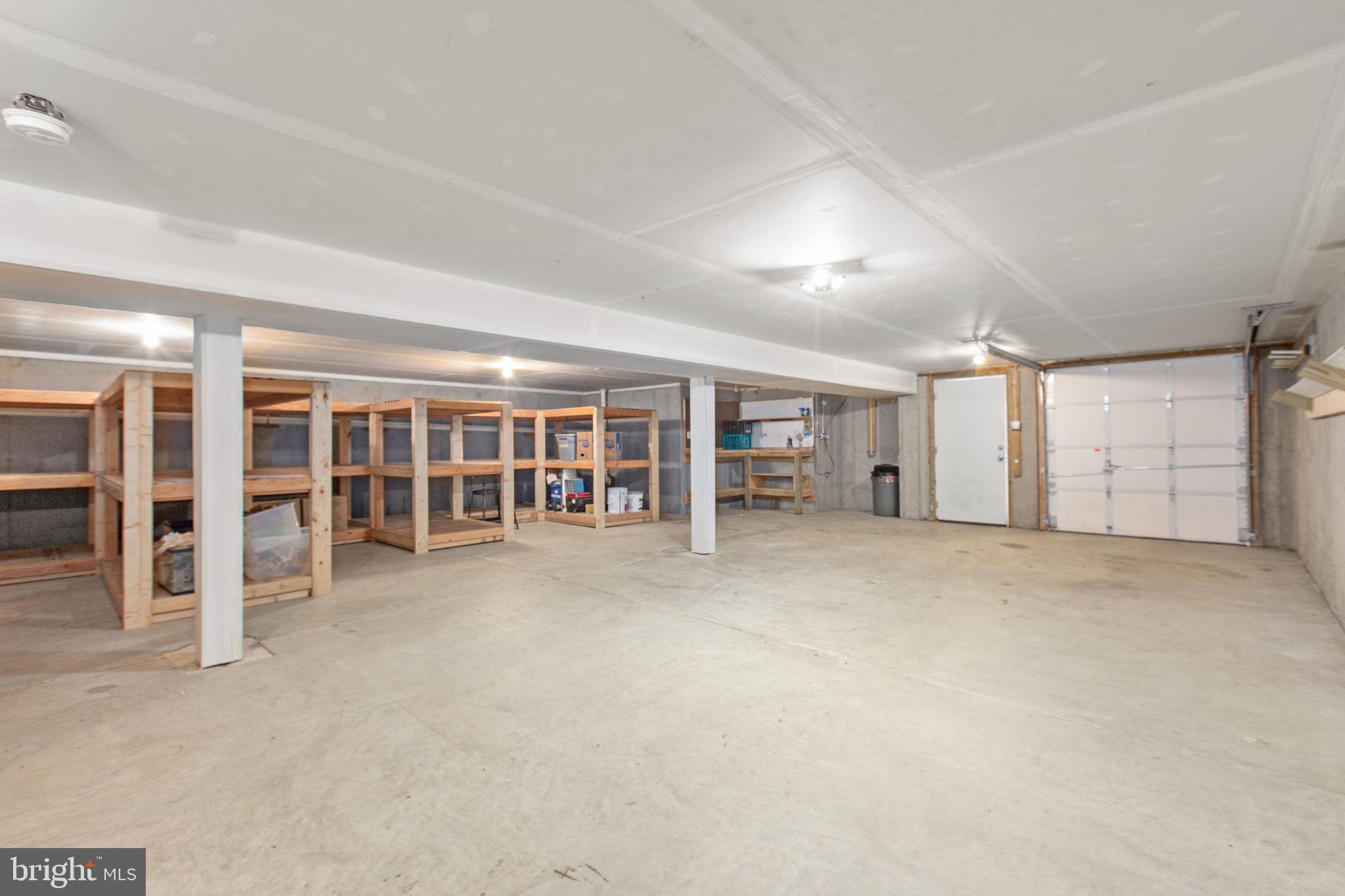 SHOREWOOD - Residential