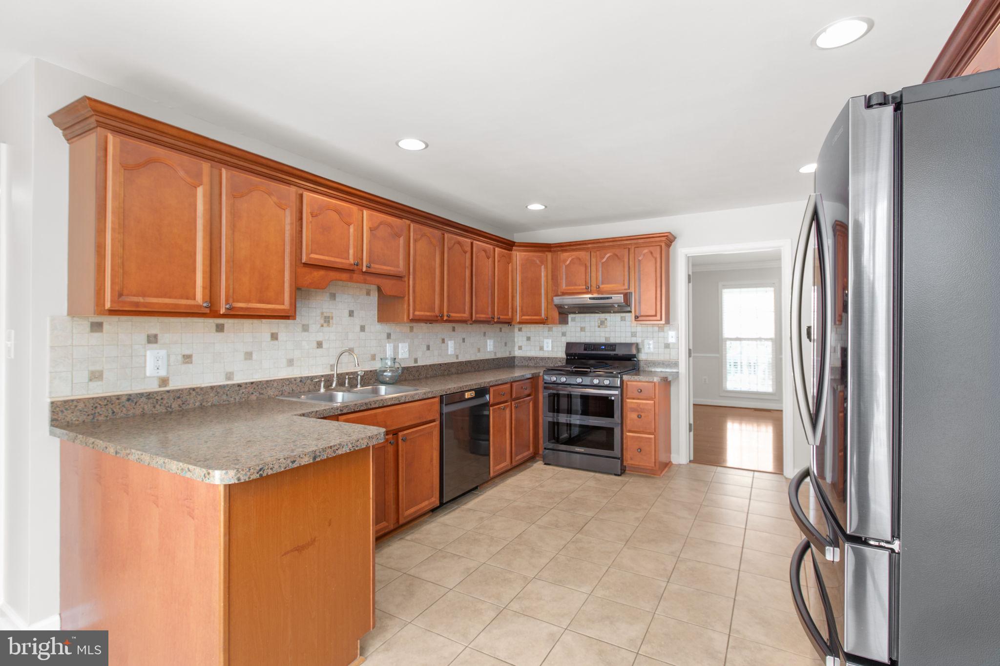 SHOREWOOD - Residential