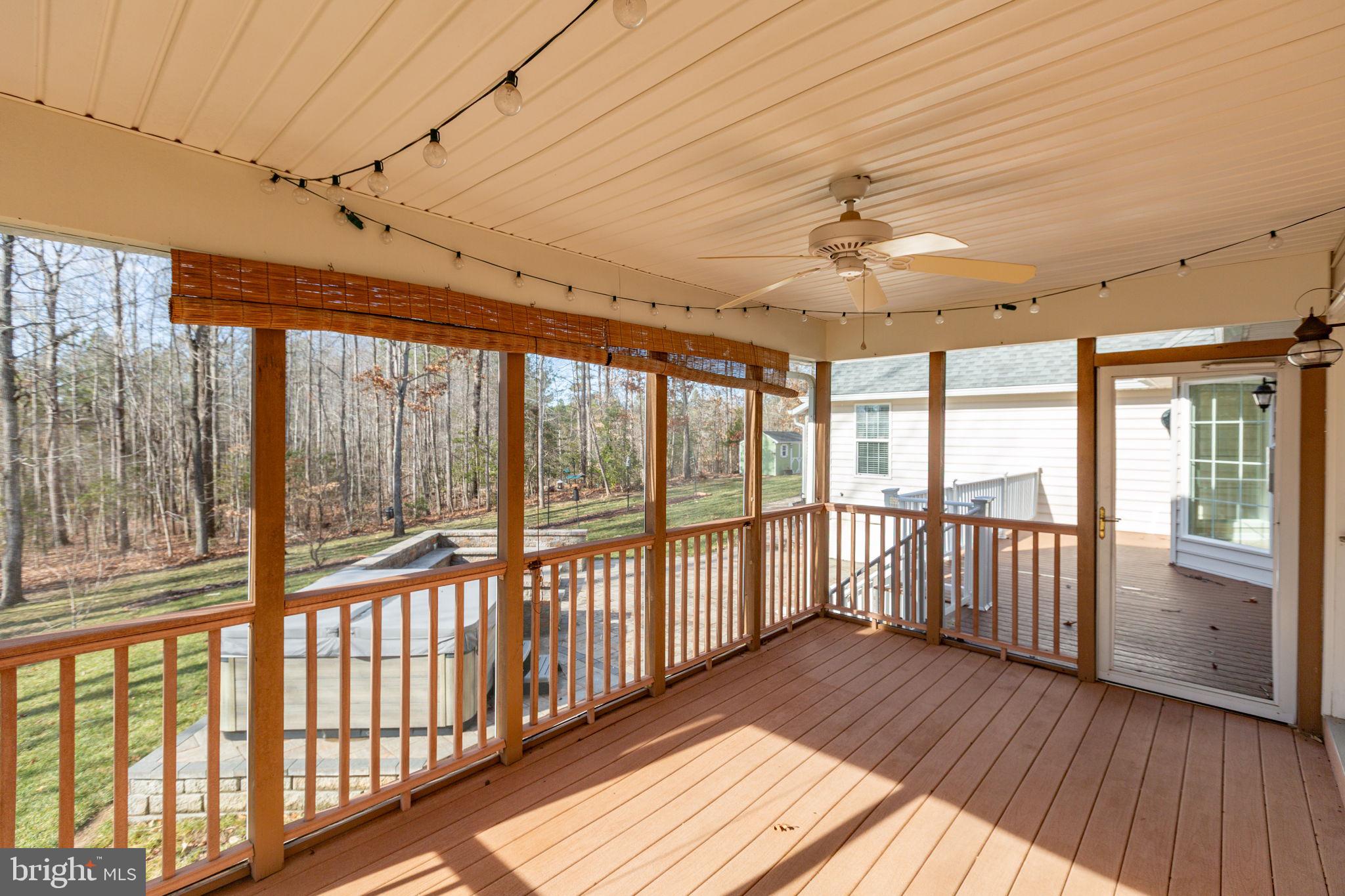 SHOREWOOD - Residential