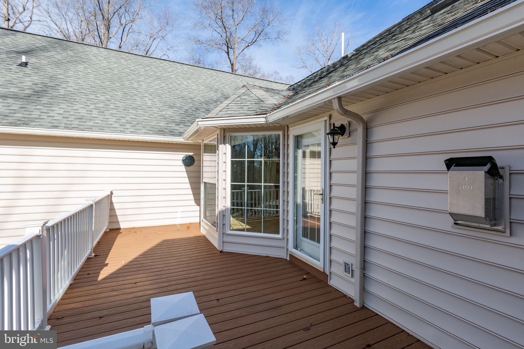 SHOREWOOD - Residential