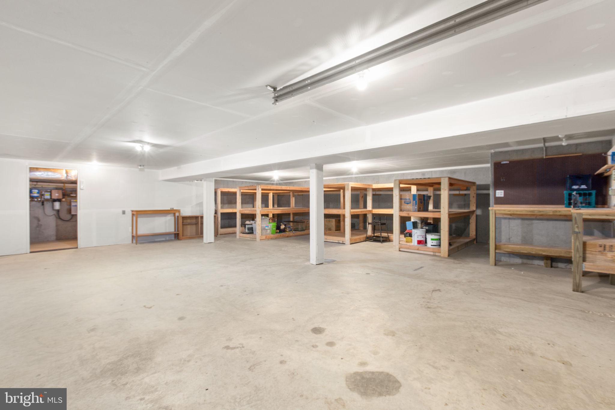 SHOREWOOD - Residential