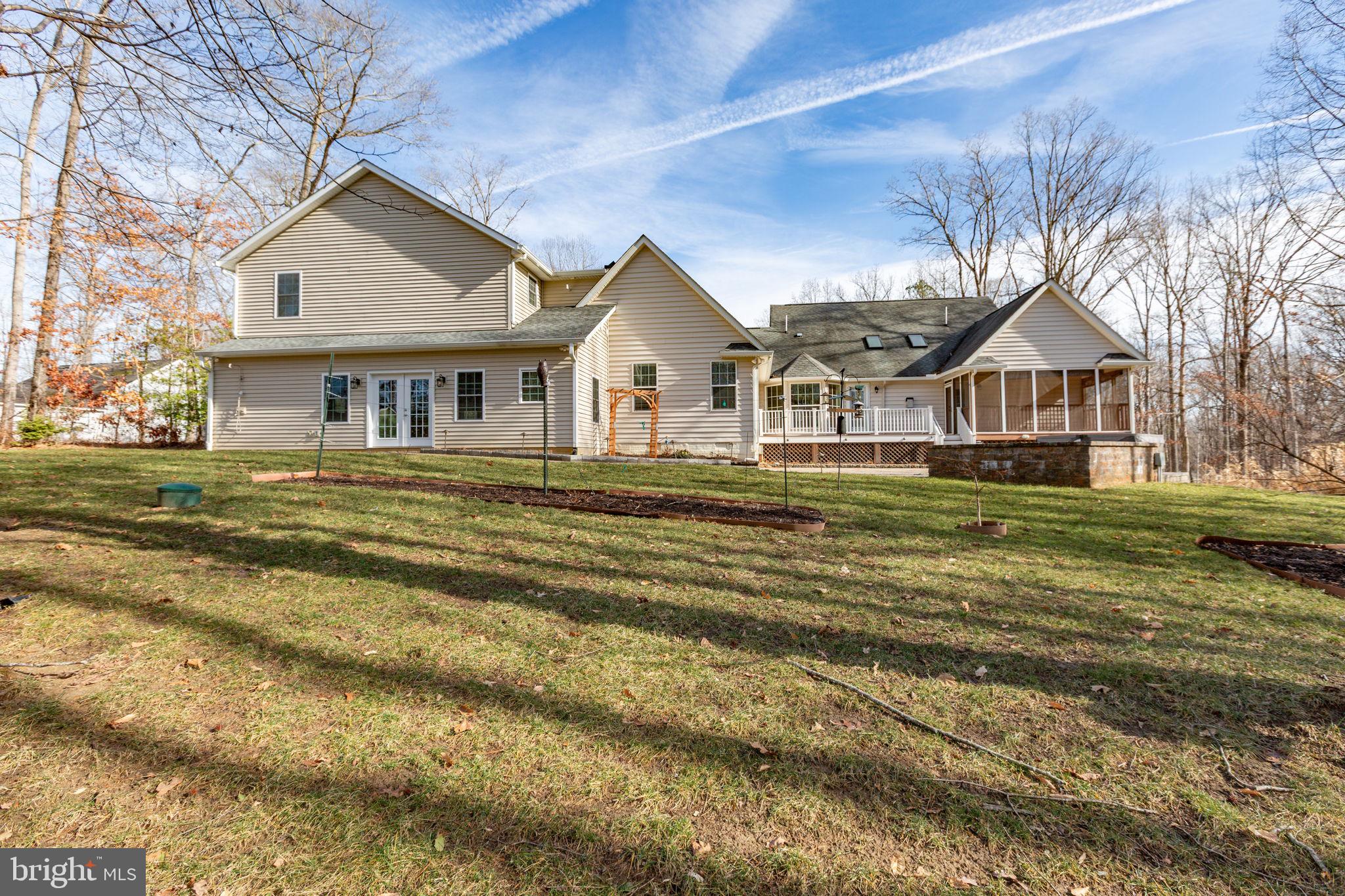 SHOREWOOD - Residential