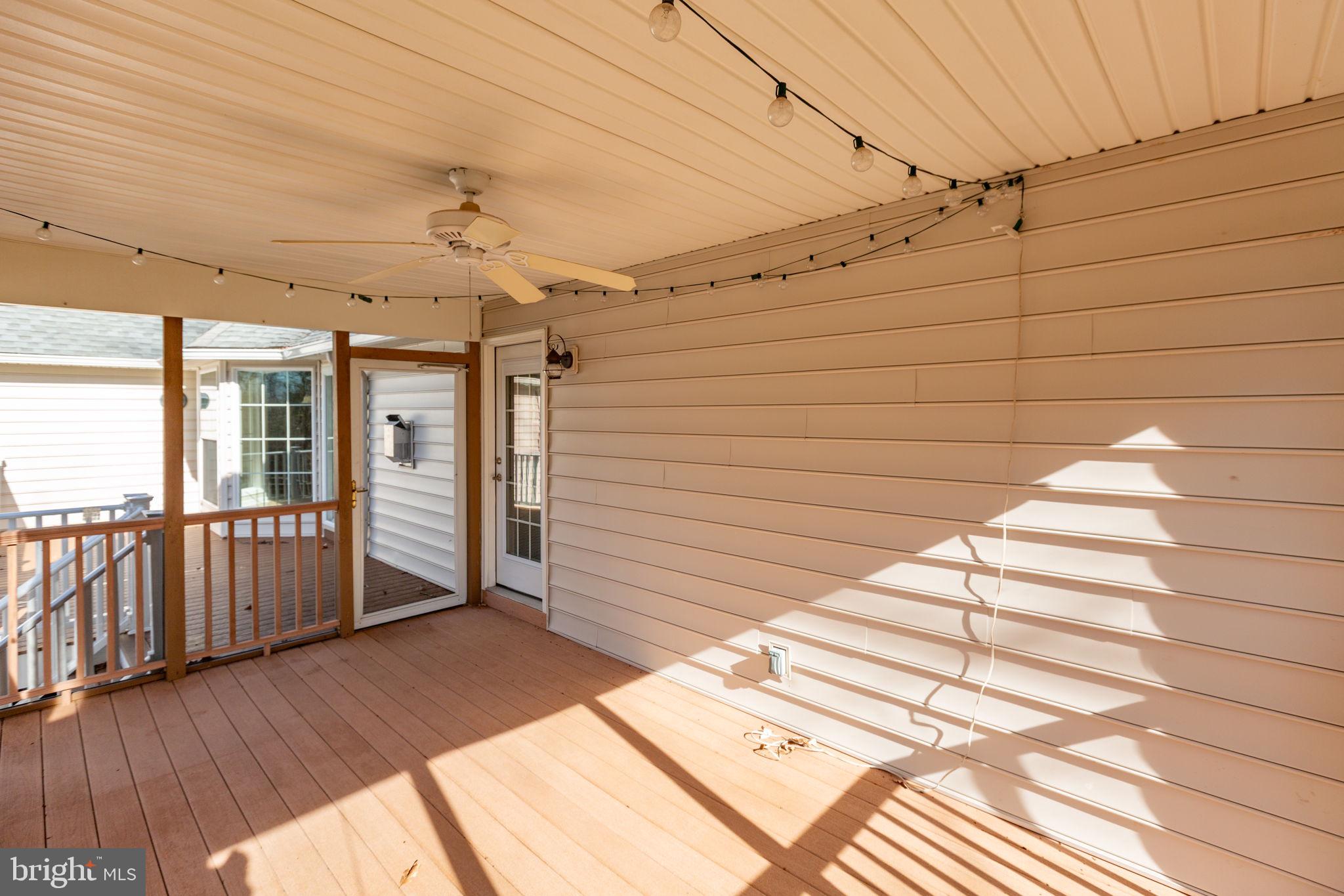 SHOREWOOD - Residential