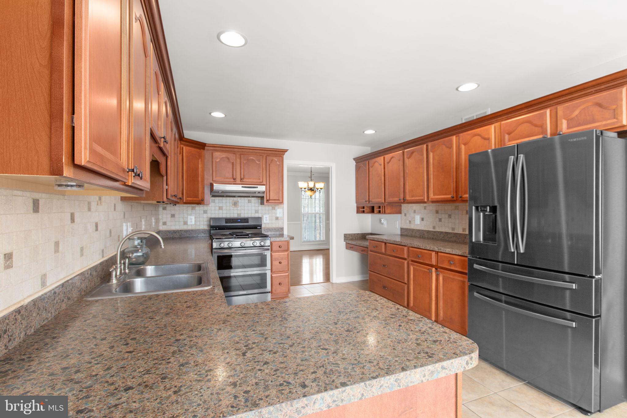 SHOREWOOD - Residential