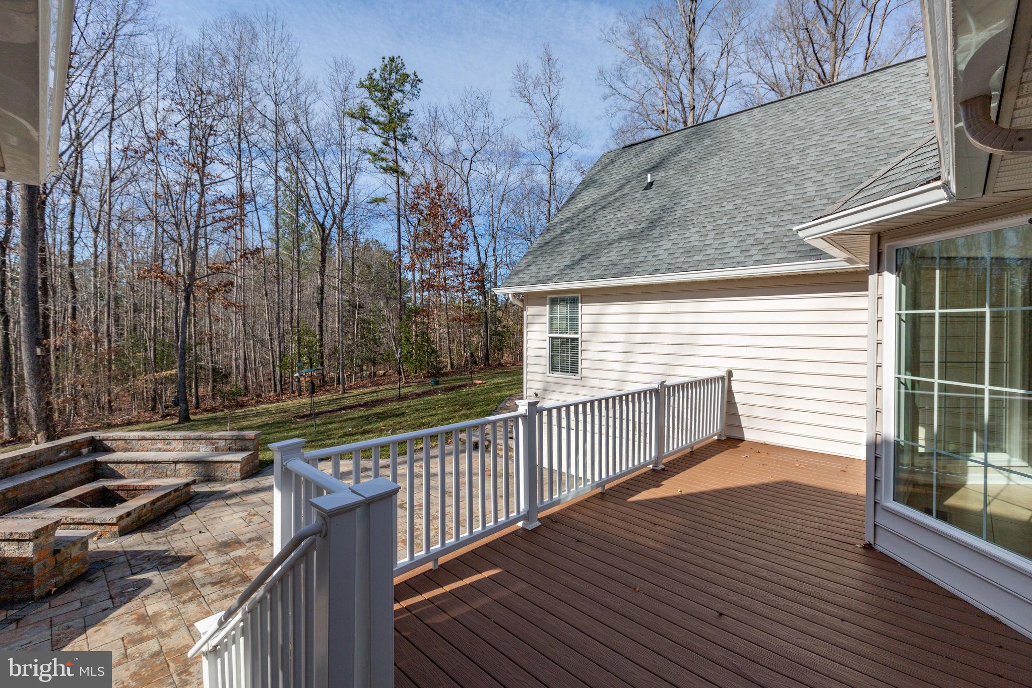 SHOREWOOD - Residential