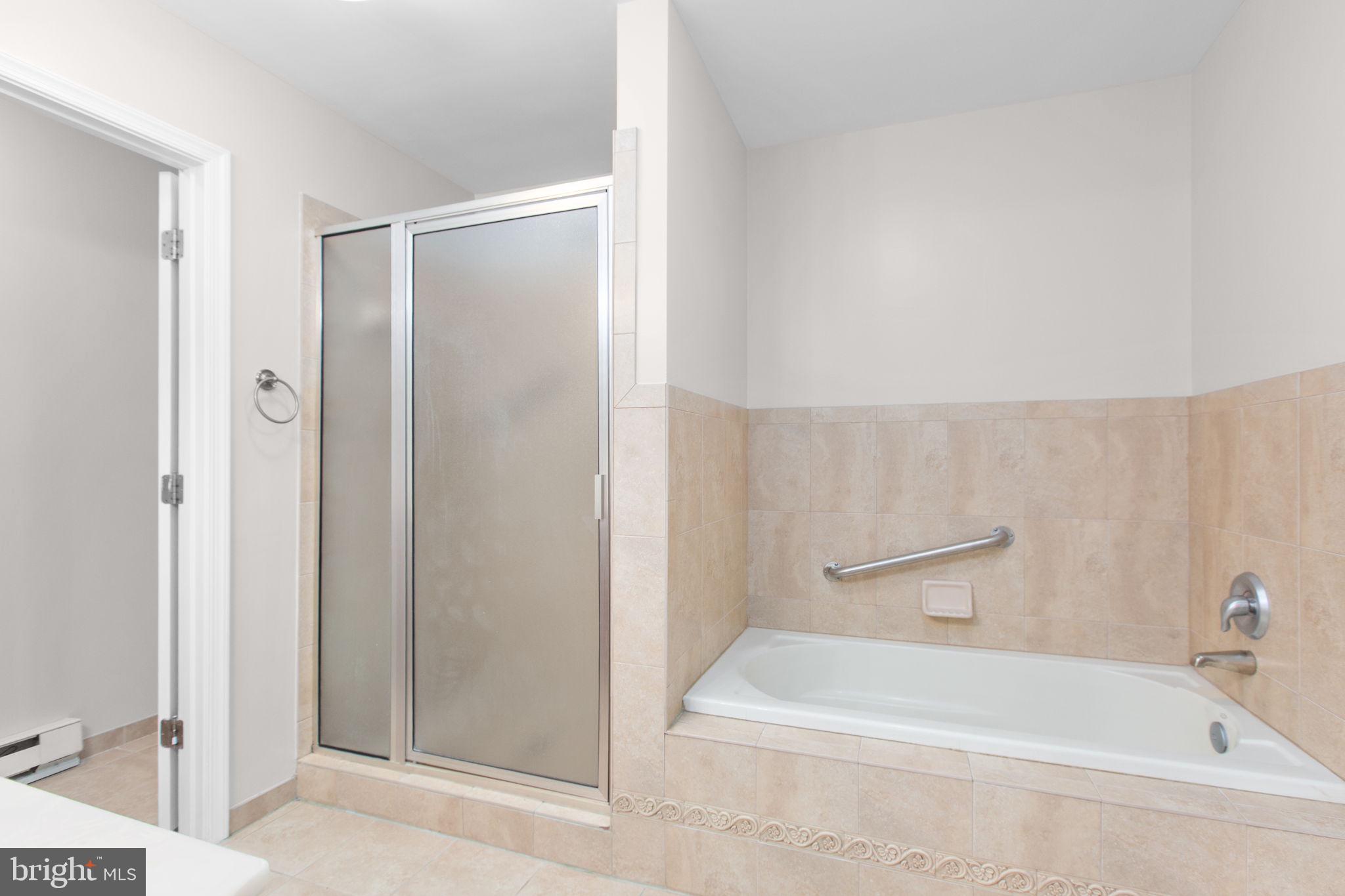 SHOREWOOD - Residential