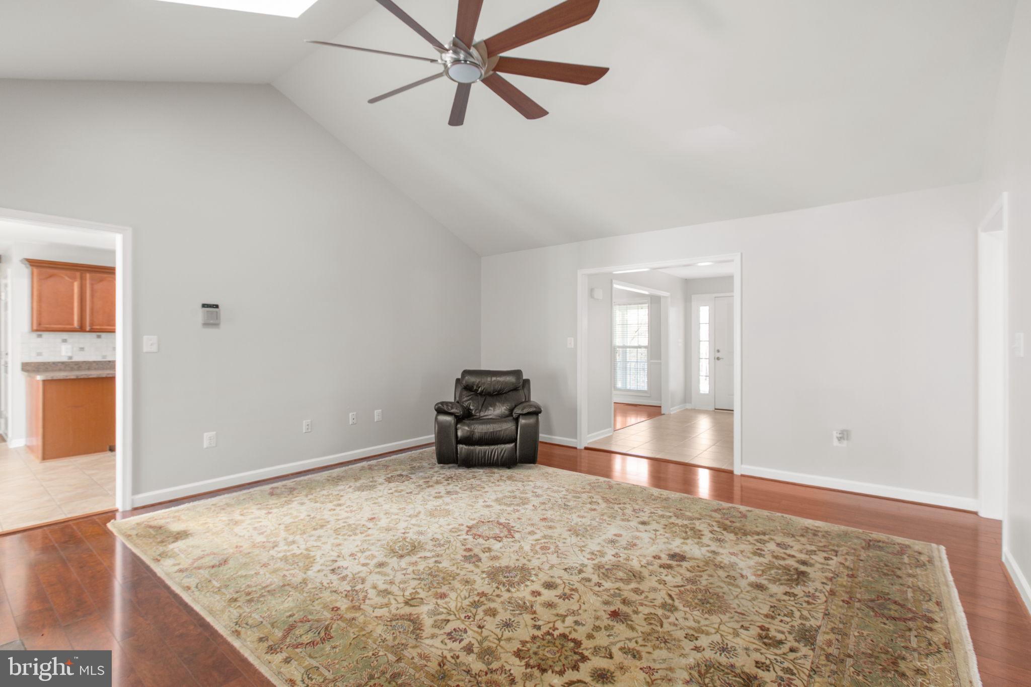 SHOREWOOD - Residential