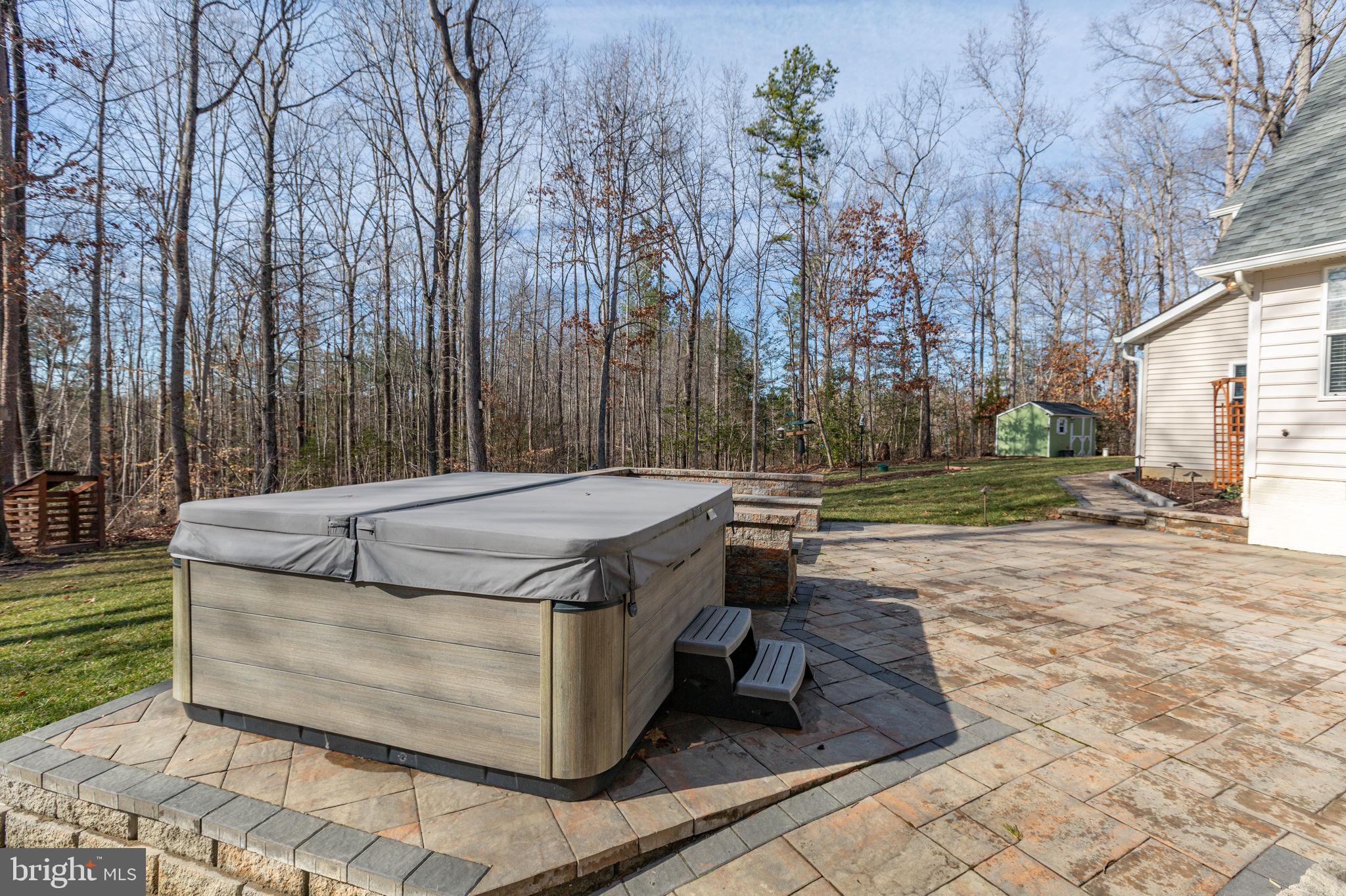 SHOREWOOD - Residential