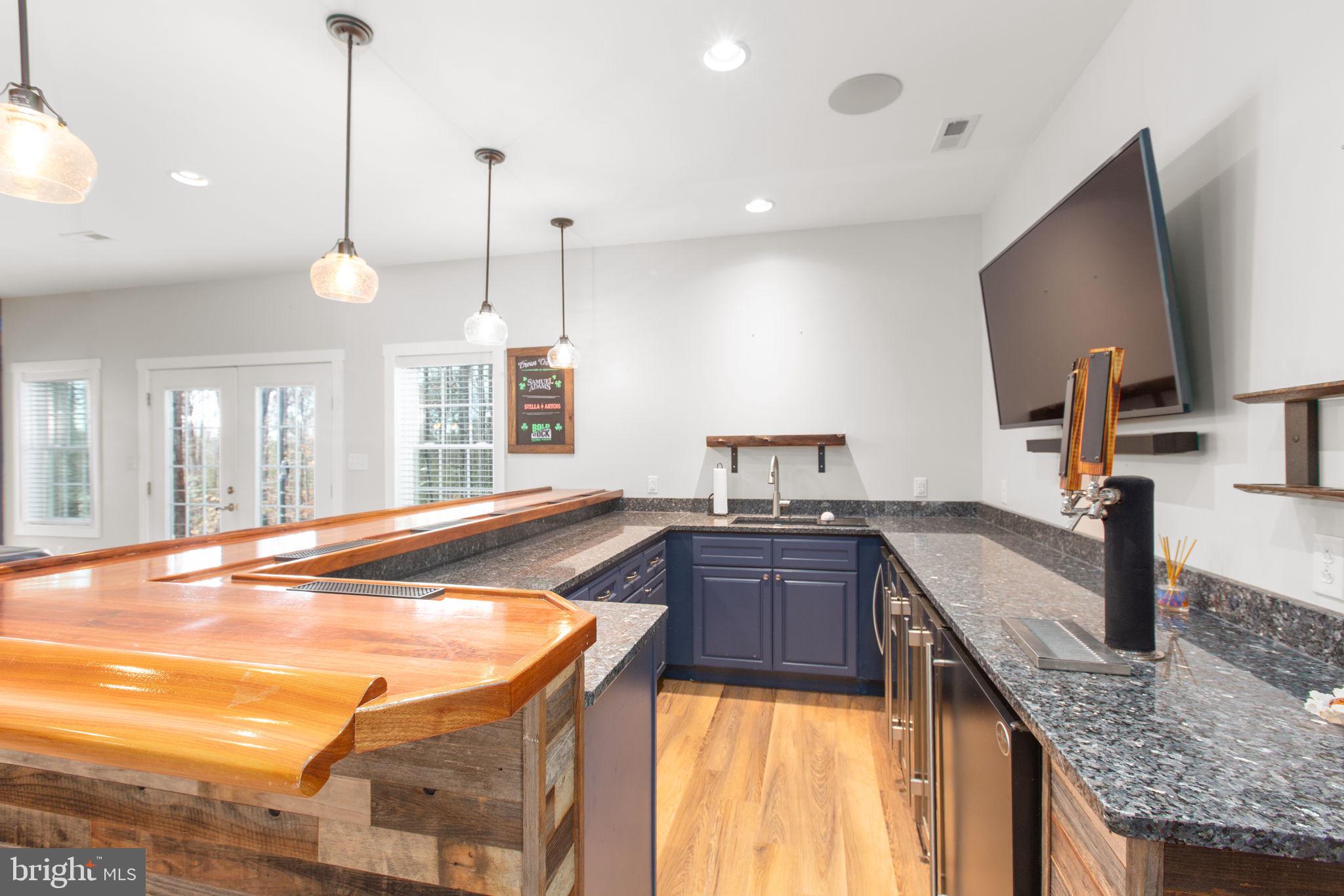 SHOREWOOD - Residential