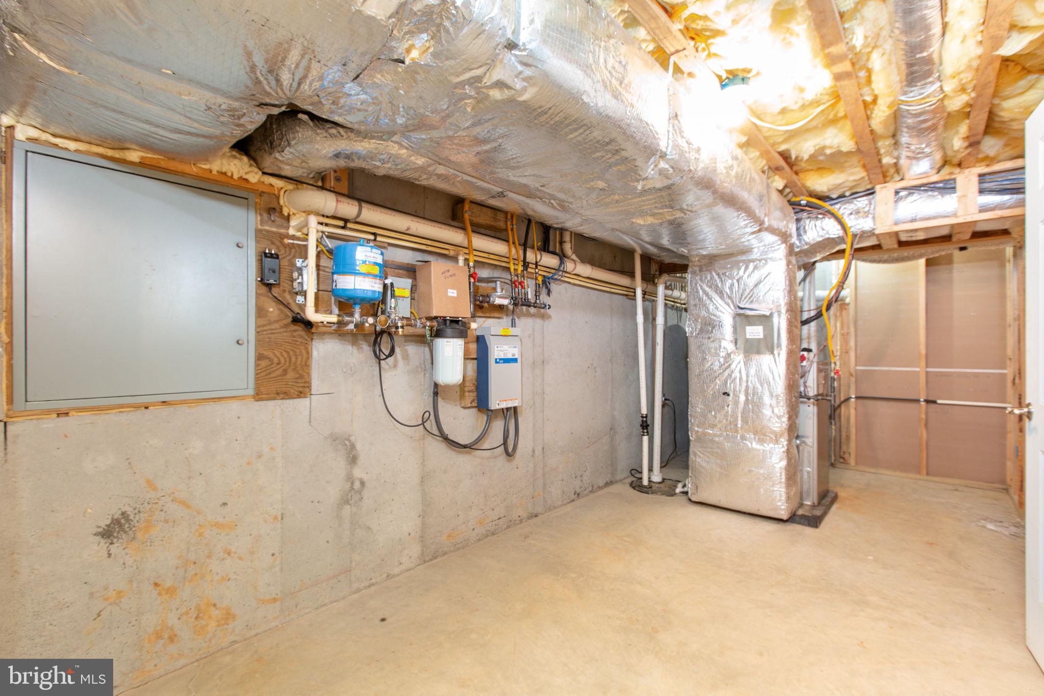 SHOREWOOD - Residential