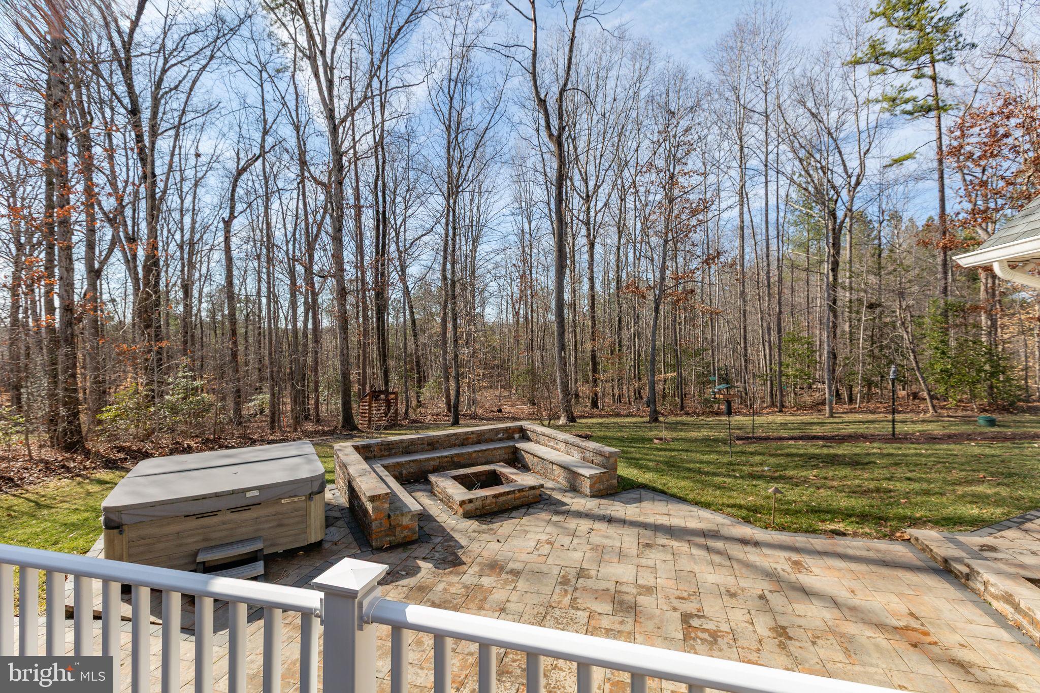 SHOREWOOD - Residential