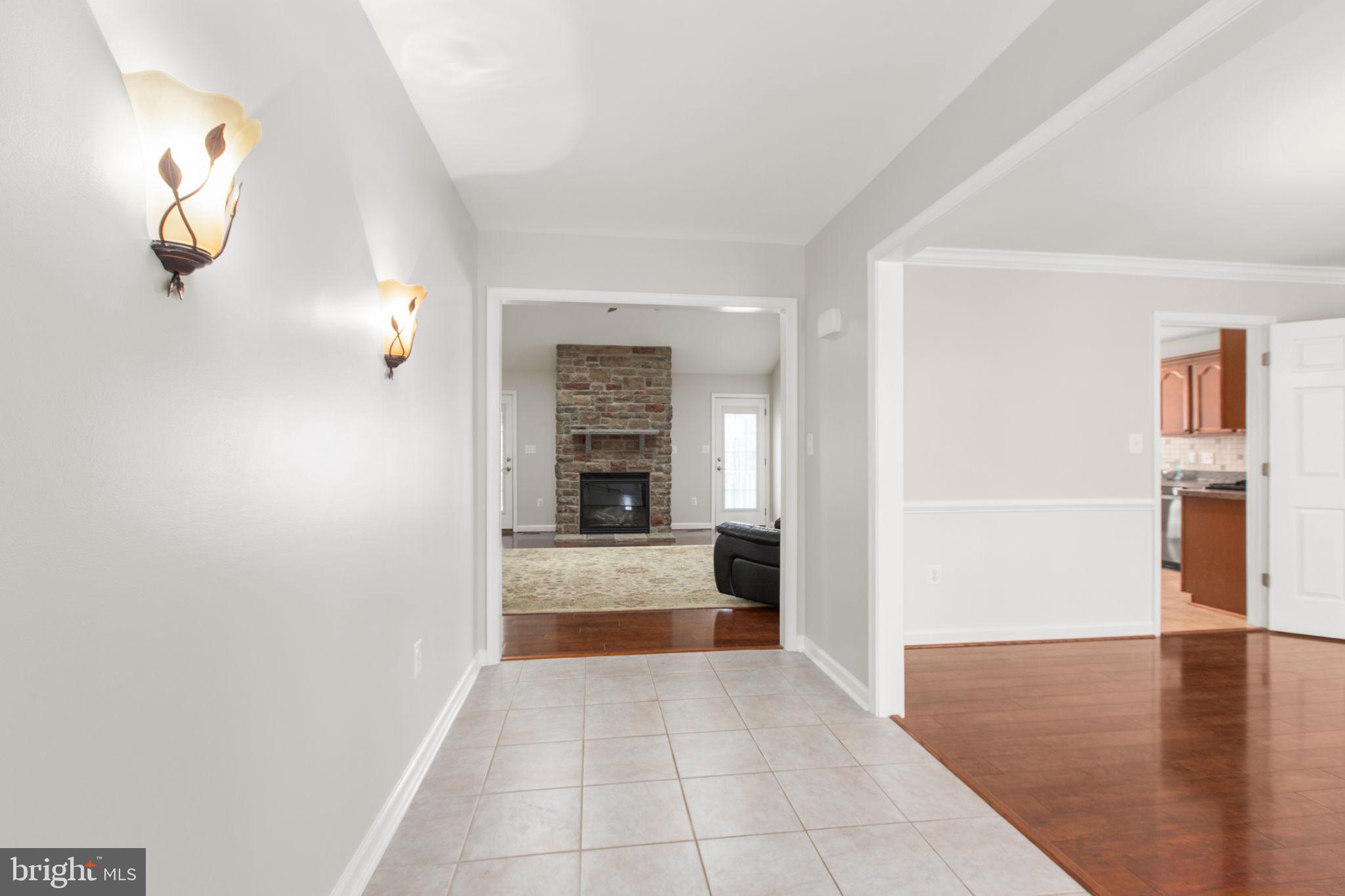 SHOREWOOD - Residential