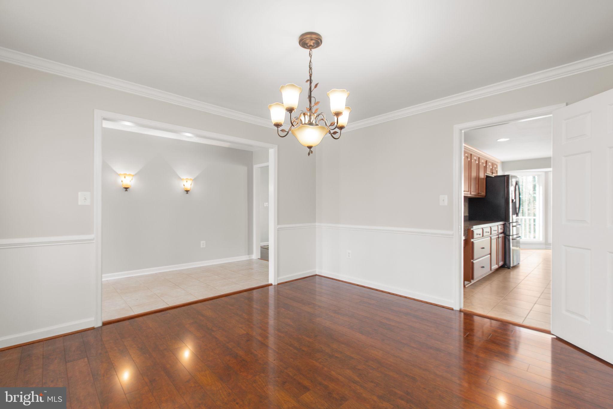 SHOREWOOD - Residential